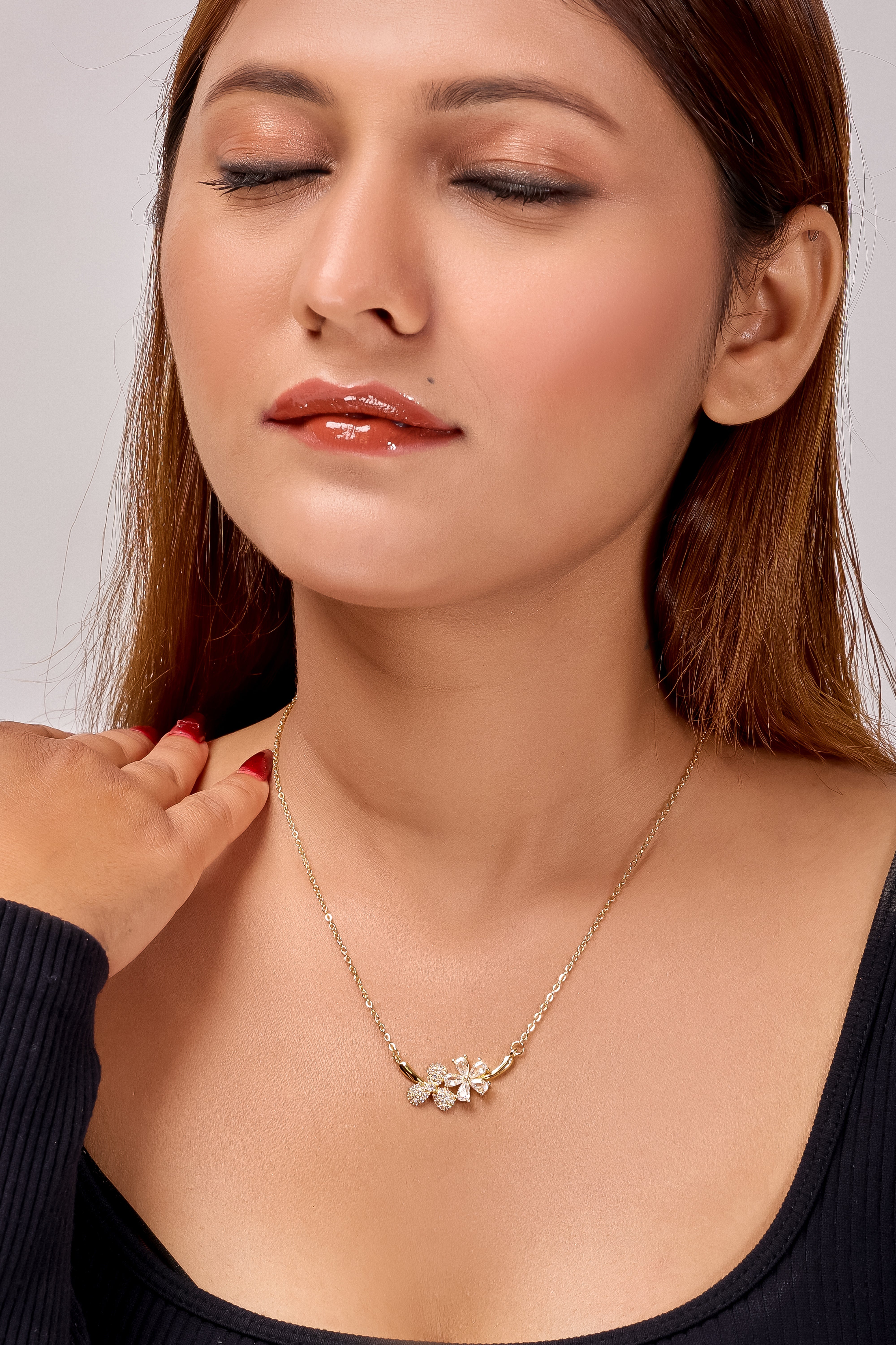 Foliage Grace Neckless GWN -11