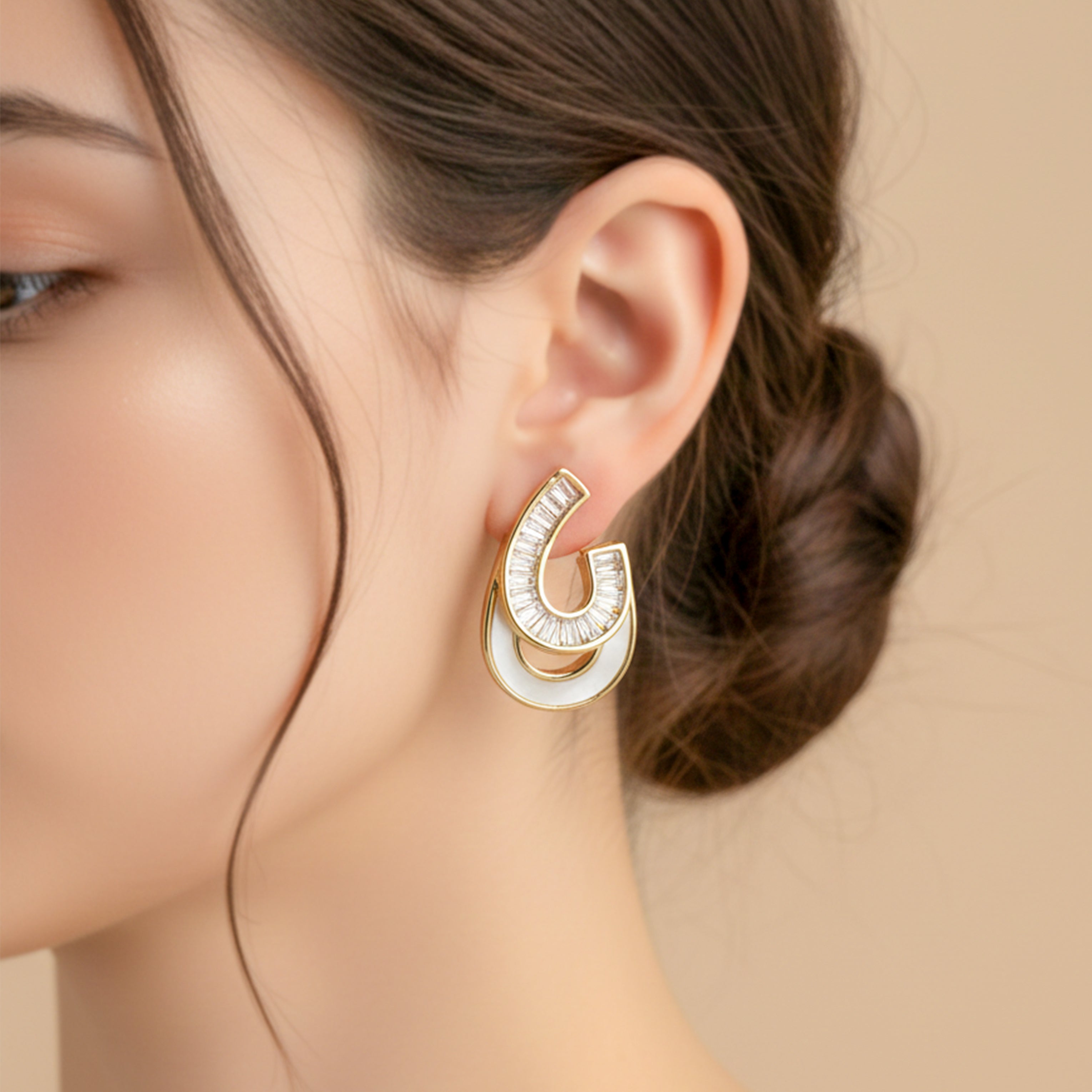 Gold Curv Stud Stud Earrings for women - Finora Jewels