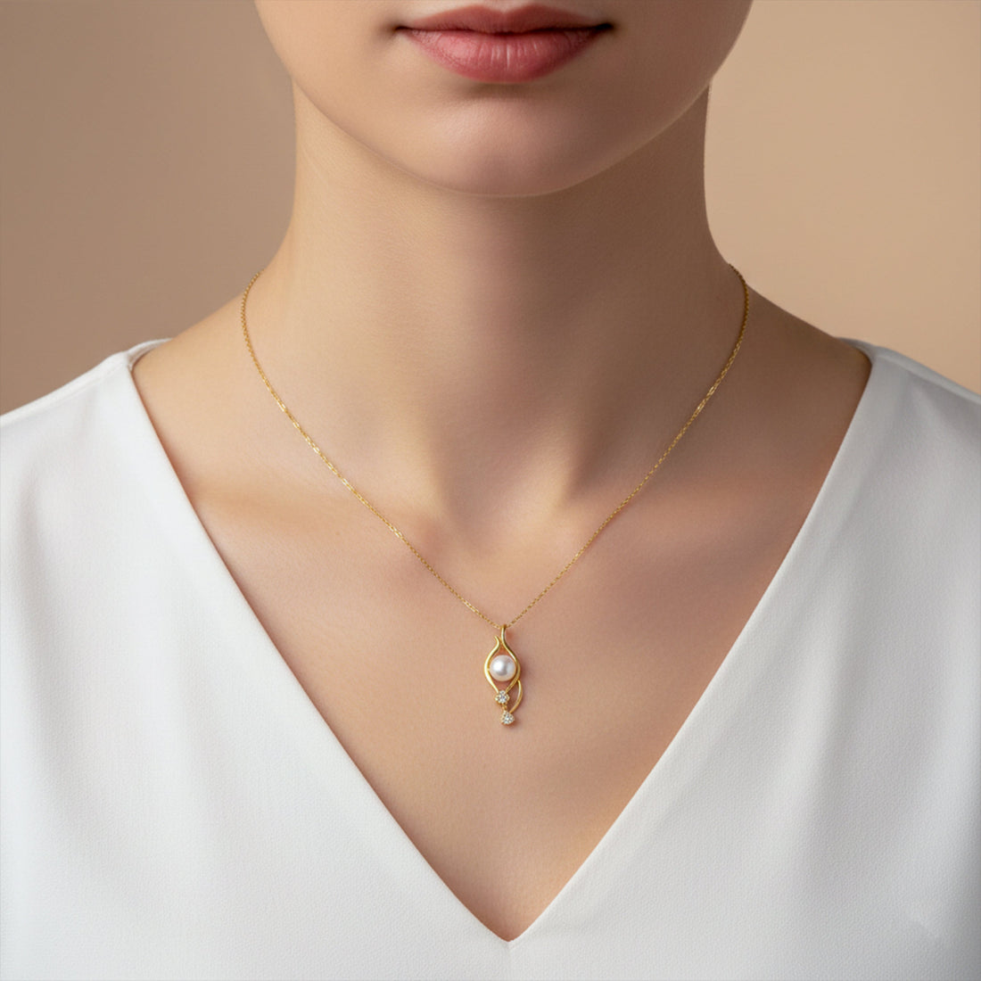 Gold Teardrop Necklace for women - Finora Jewels