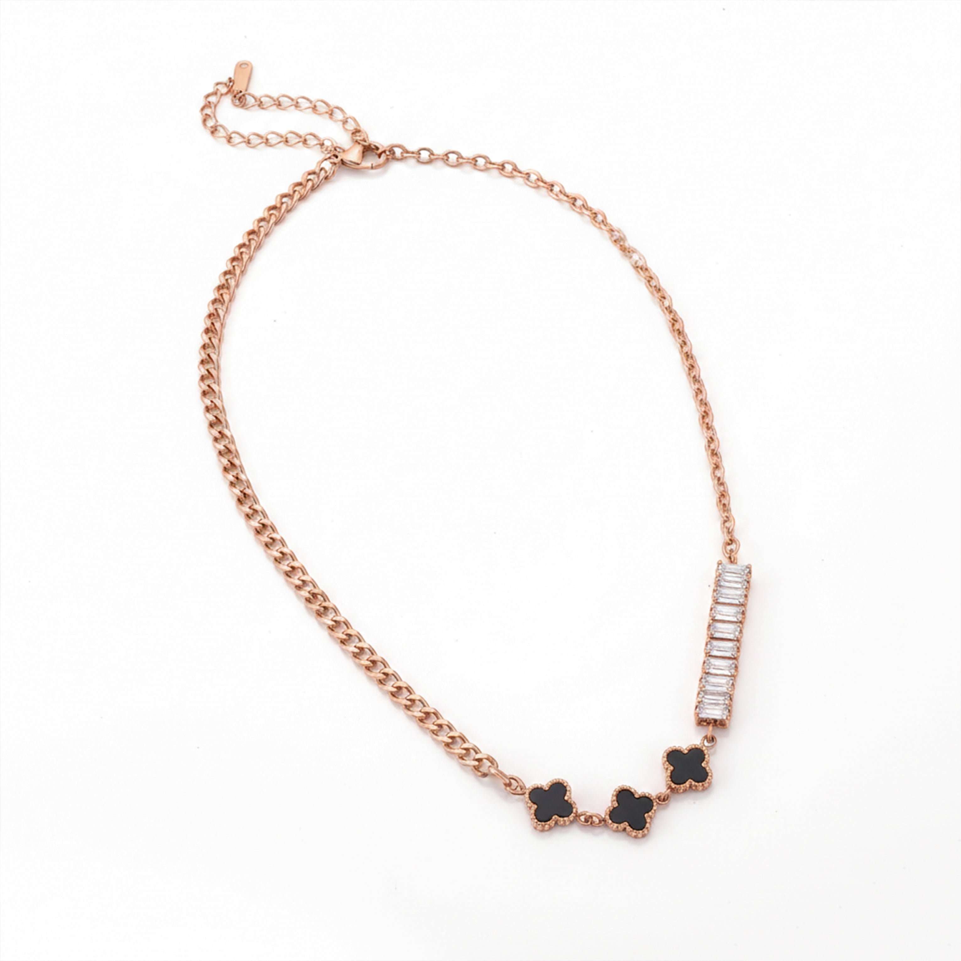 Quatrefoil Black Neckless GWN -22