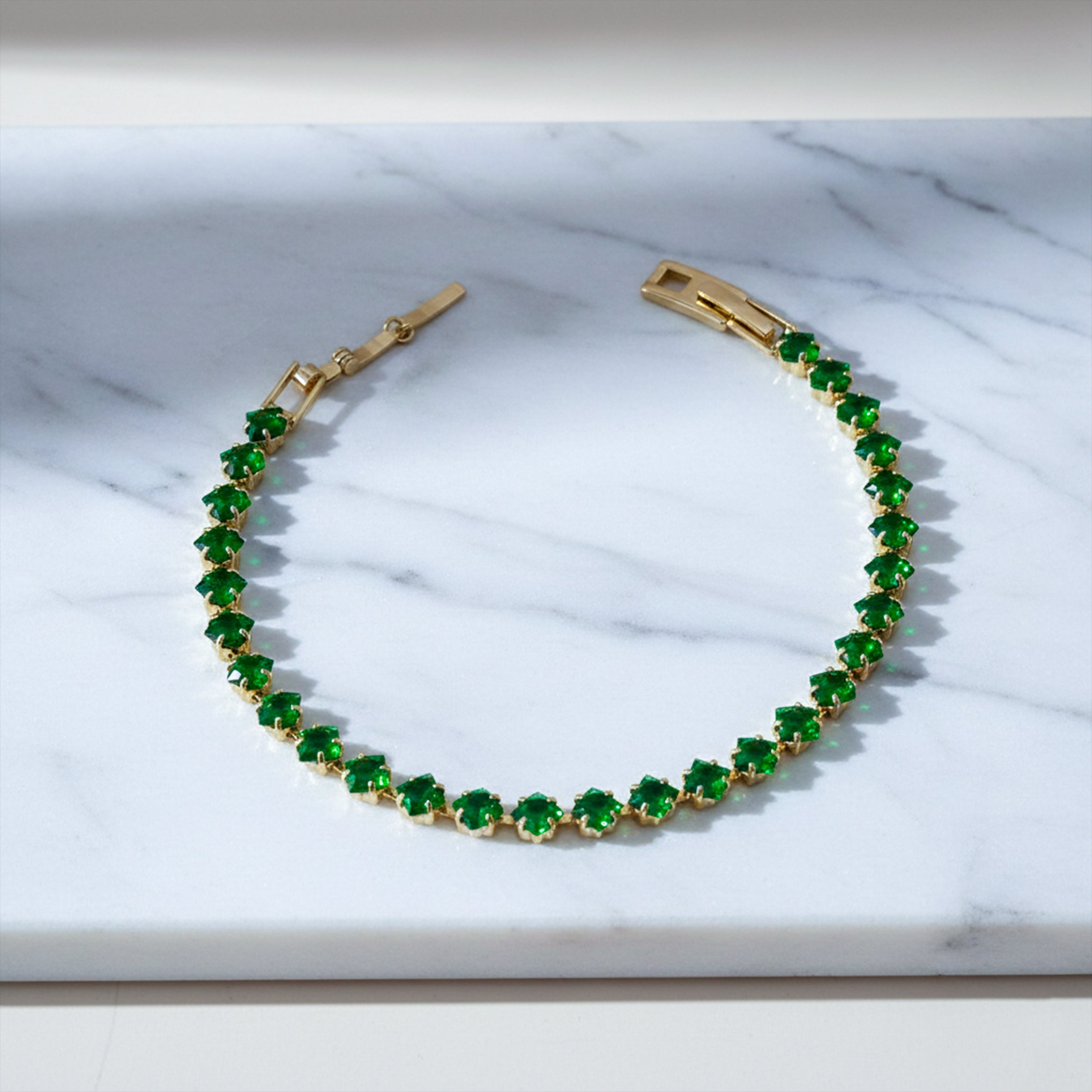 Emerald Clover Tennis Bracelet for women in Gold - Finora Jewels