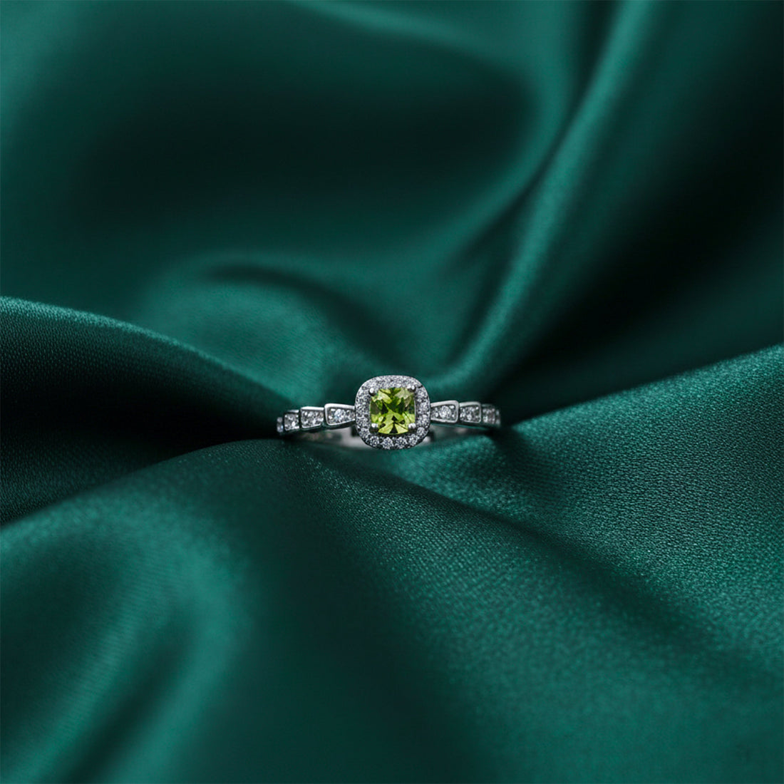 Verde Glow Encircled Band GWR -39