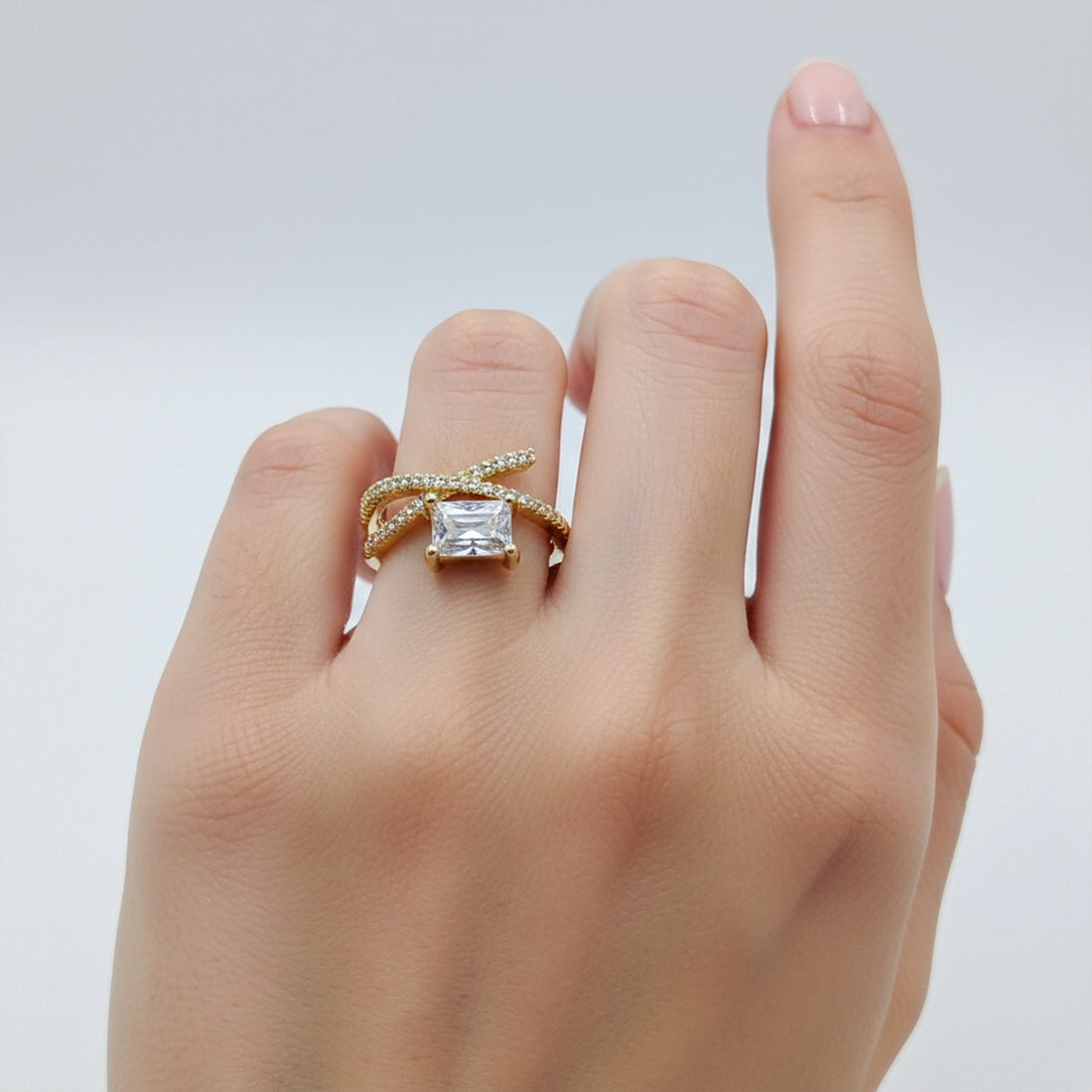 Gold-Toned Verde Cut Twist Band GWR -29