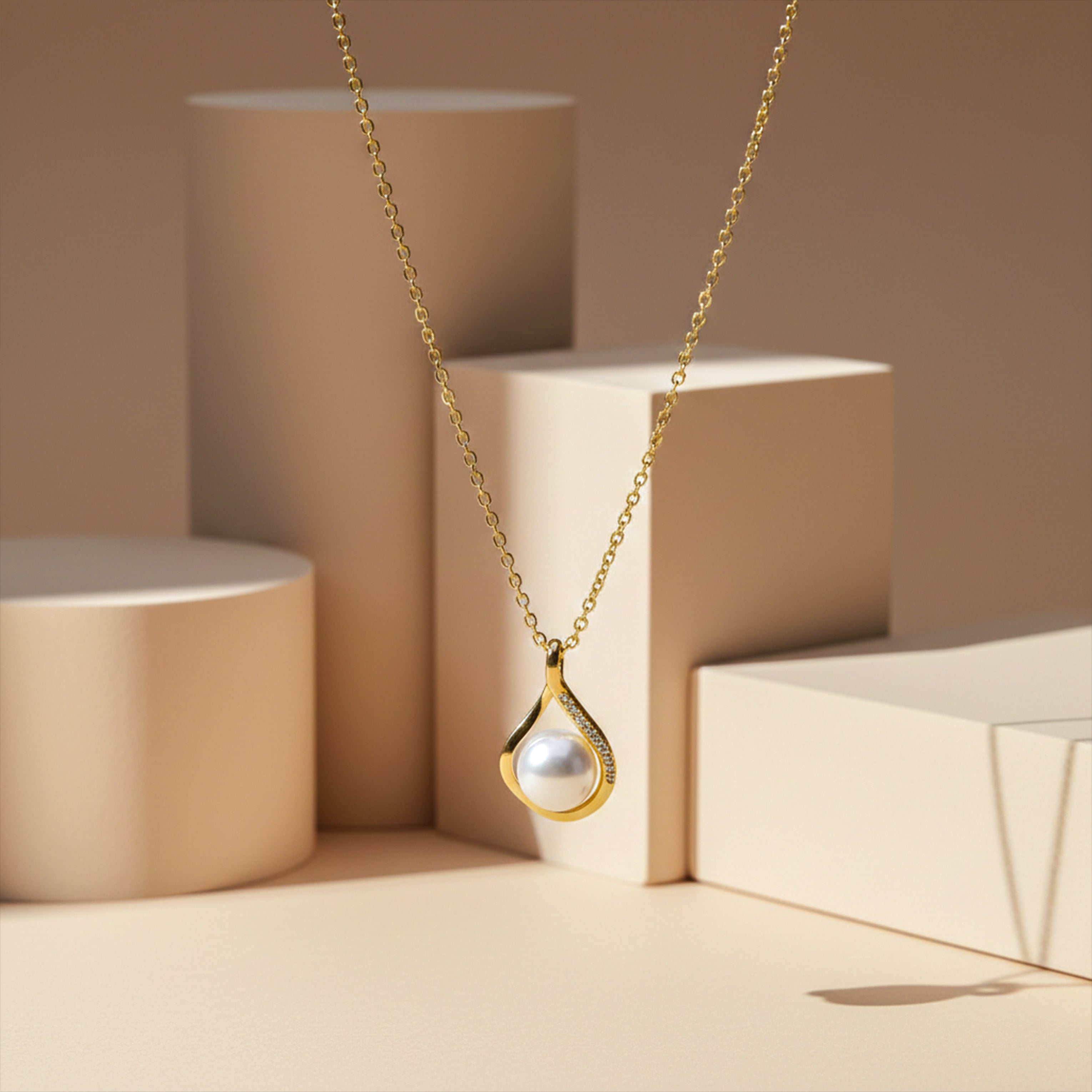 Women Necklace Pearl Drop Gold jewellery - Finora Jewels