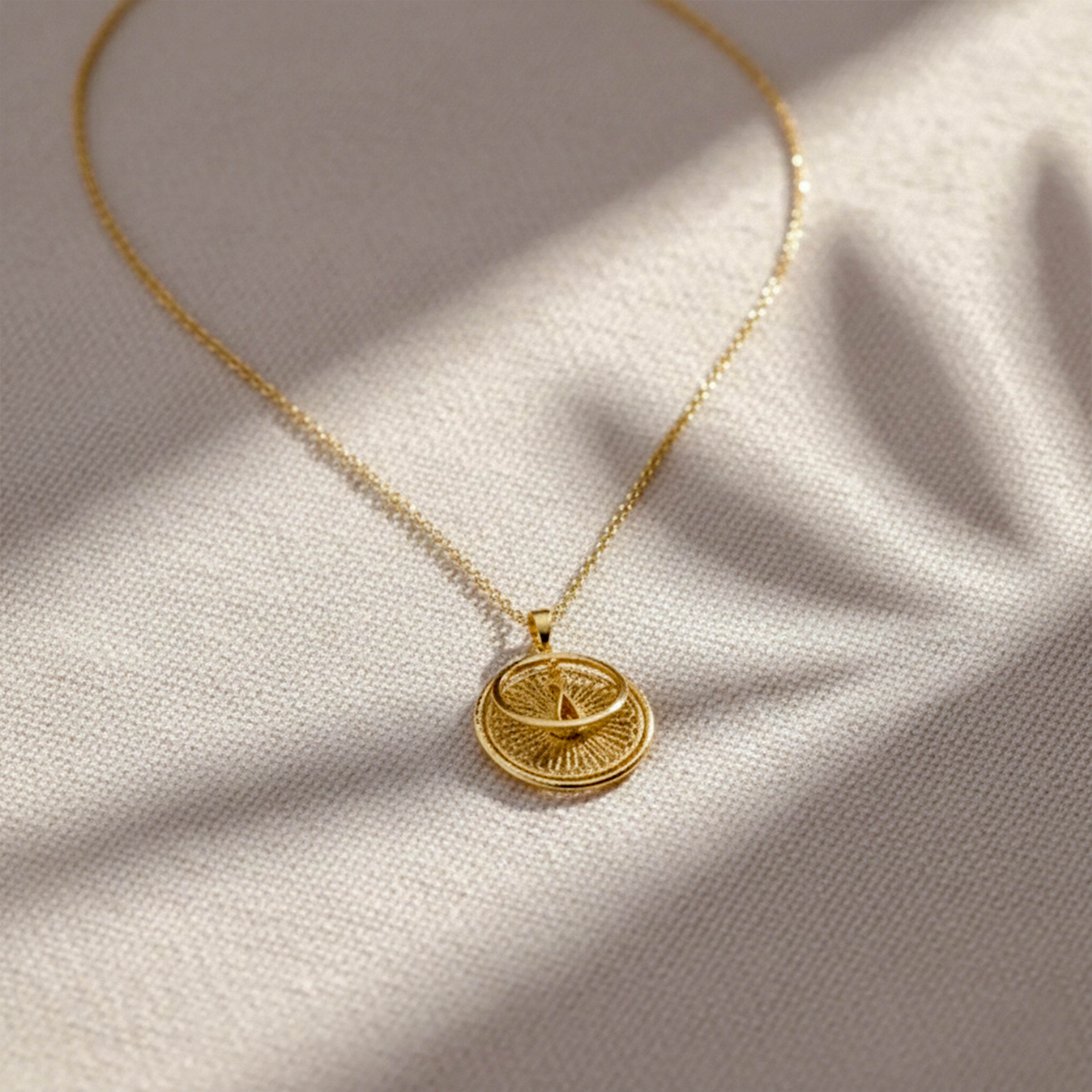 Vintage-Inspired Filigree Circle Necklace for women in Gold - Finora Jewels