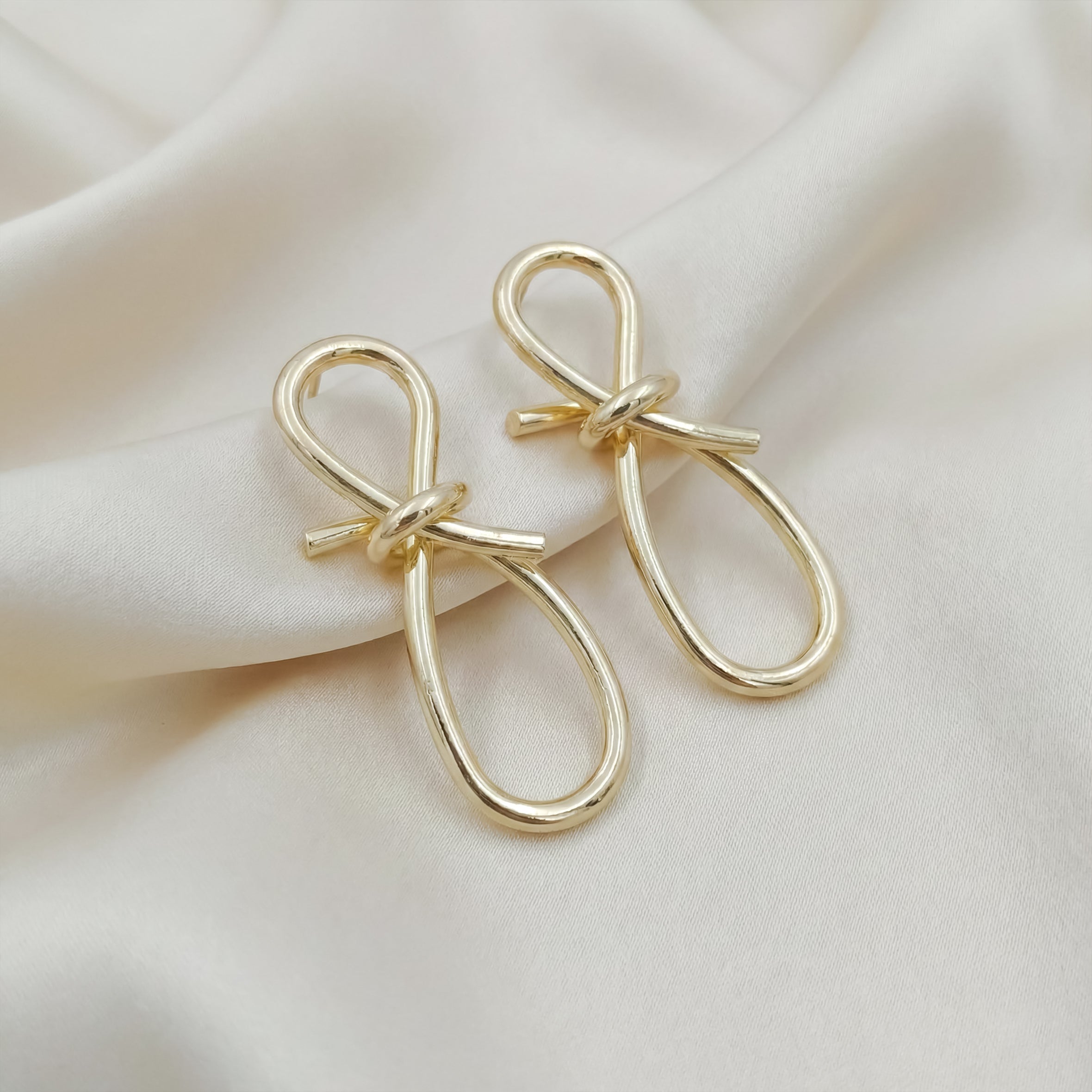 Gold Ribbon Loop Luxe Drop Drop Earrings for women - Finora Jewels