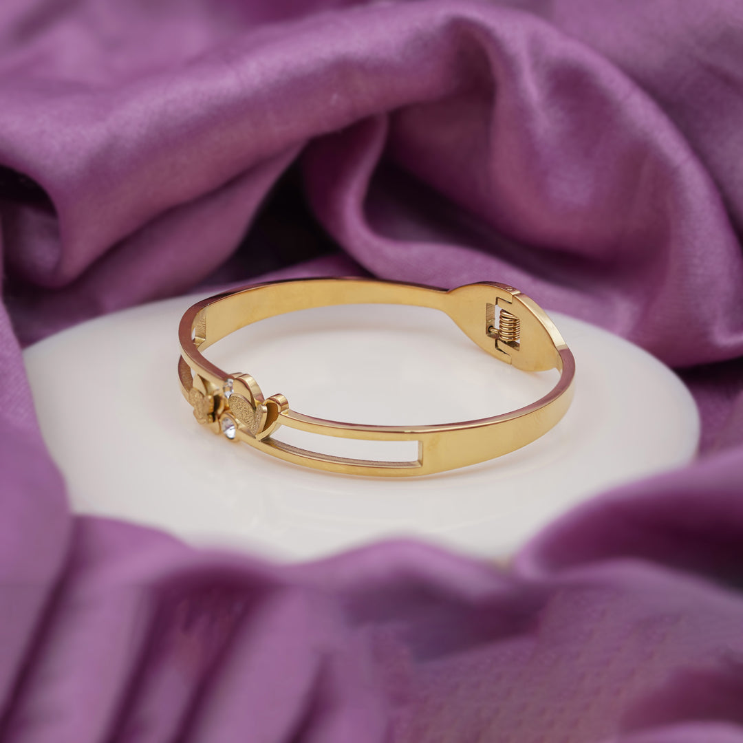 Kada Earrings for women in Gold - Finora Jewels