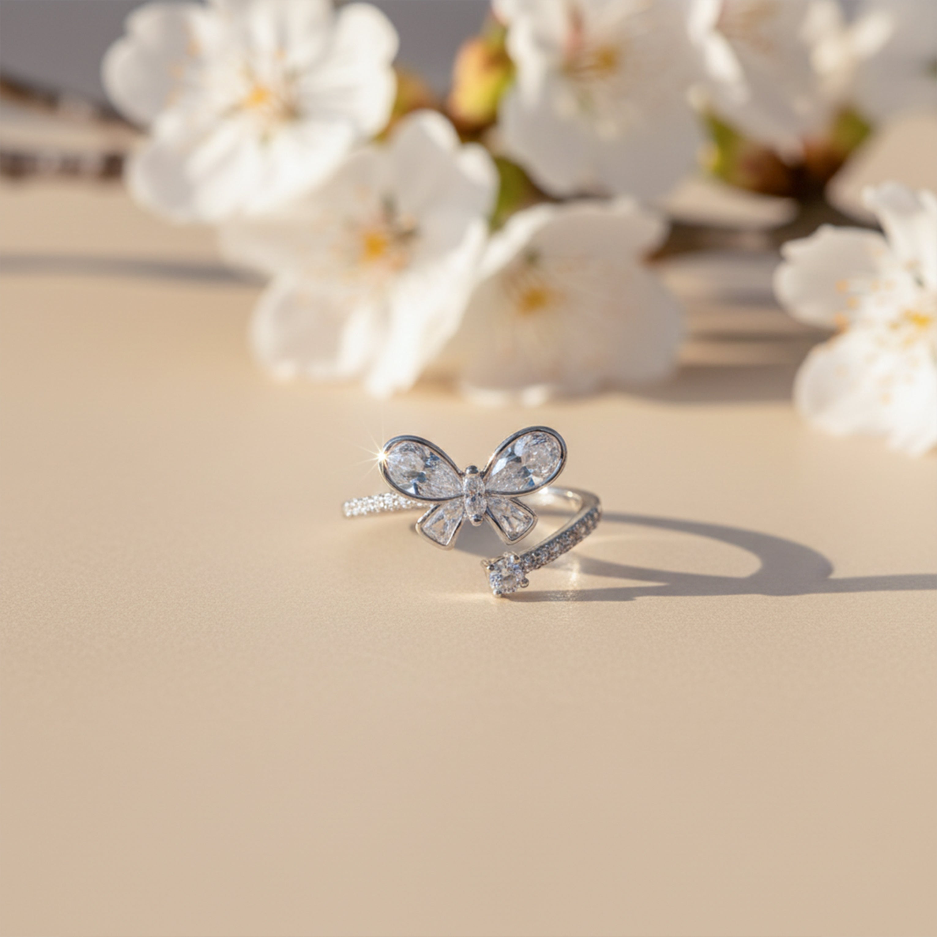 Cubic Zirconia Papillon Unclosed Band GWR -32