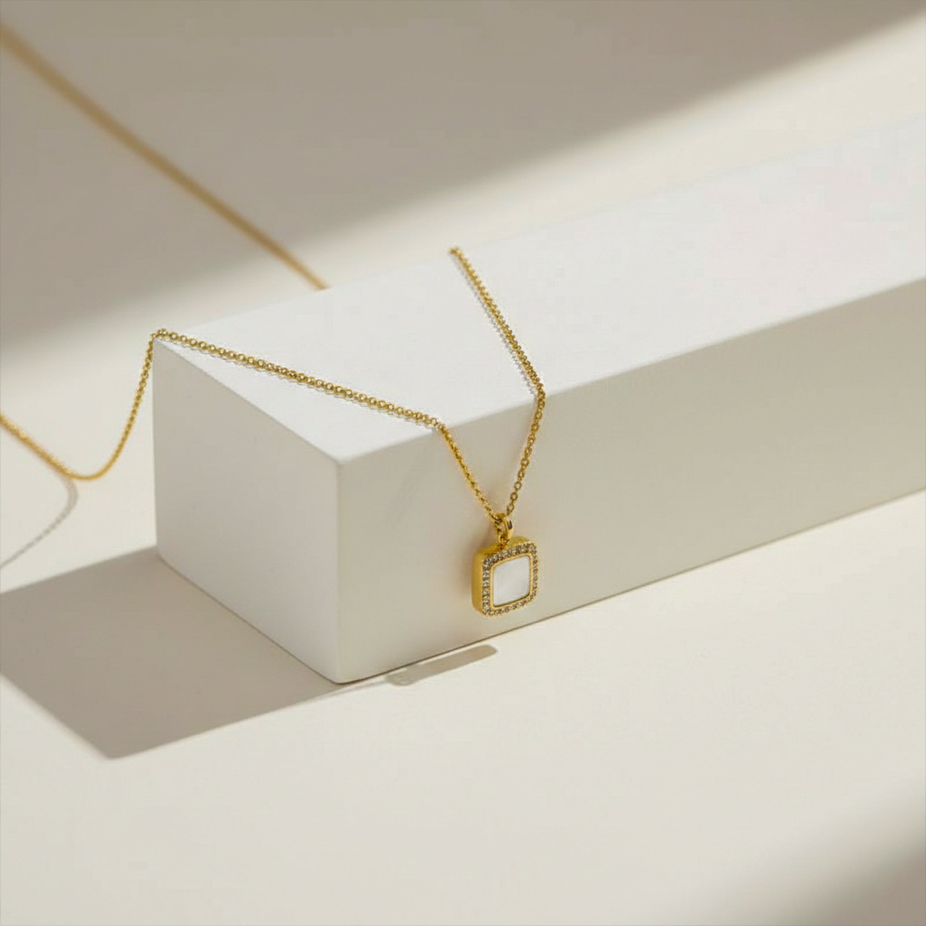 Square-Cut-Cut Mother-of-Moti Women Neckless GWN -71