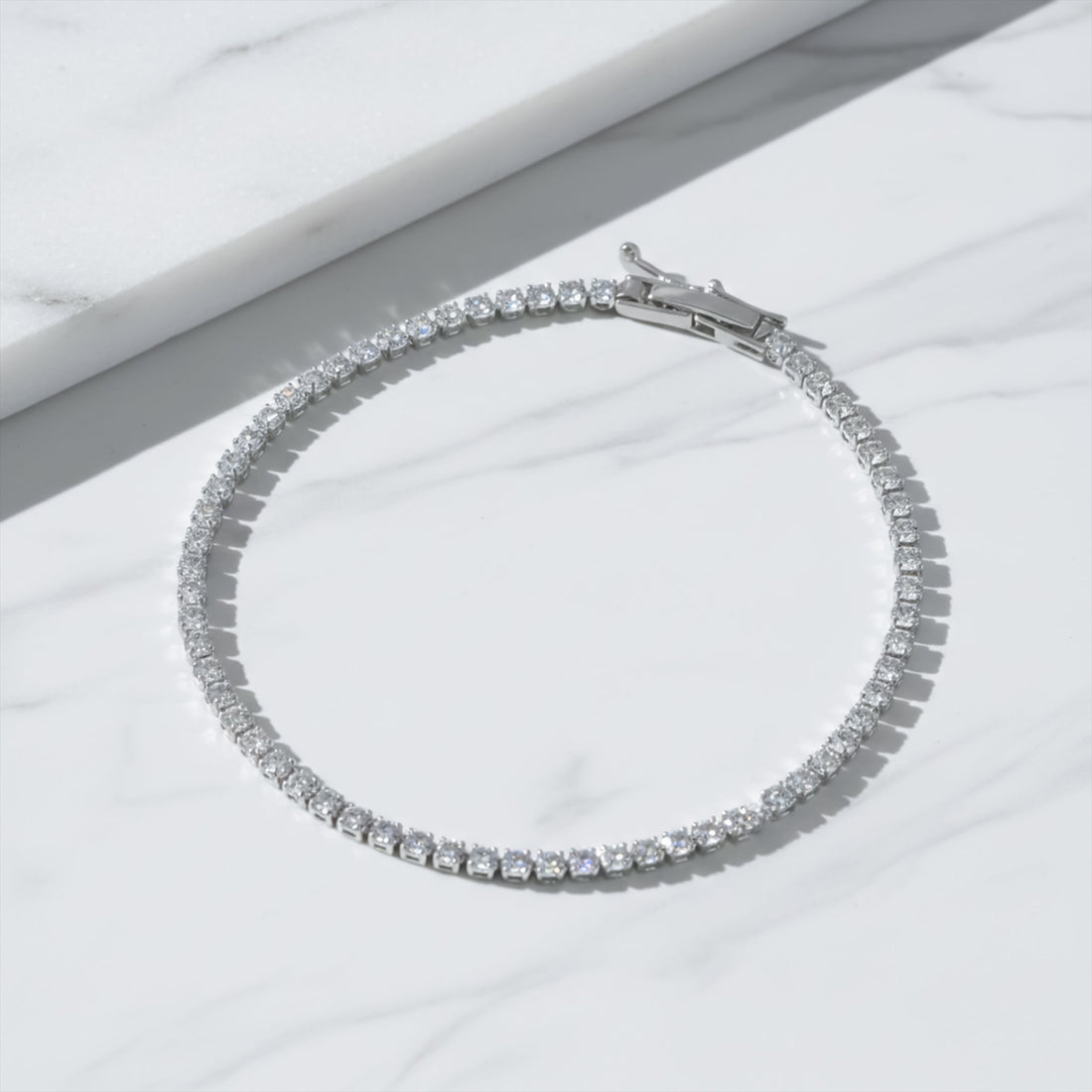 Ishq Silver Solo-Stone Braclate GWB -30
