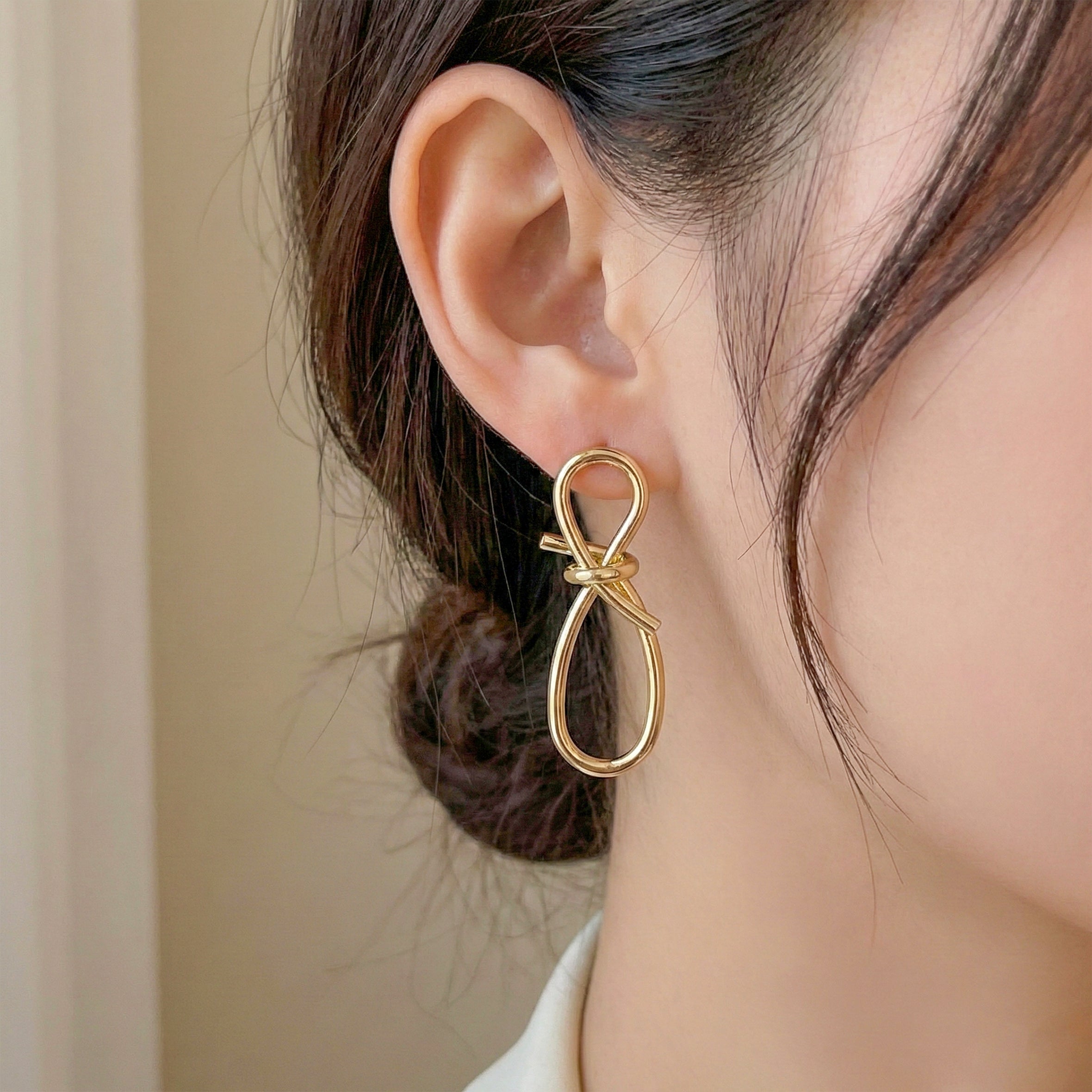 Gold Ribbon Loop Luxe Drop Drop Earrings for women - Finora Jewels
