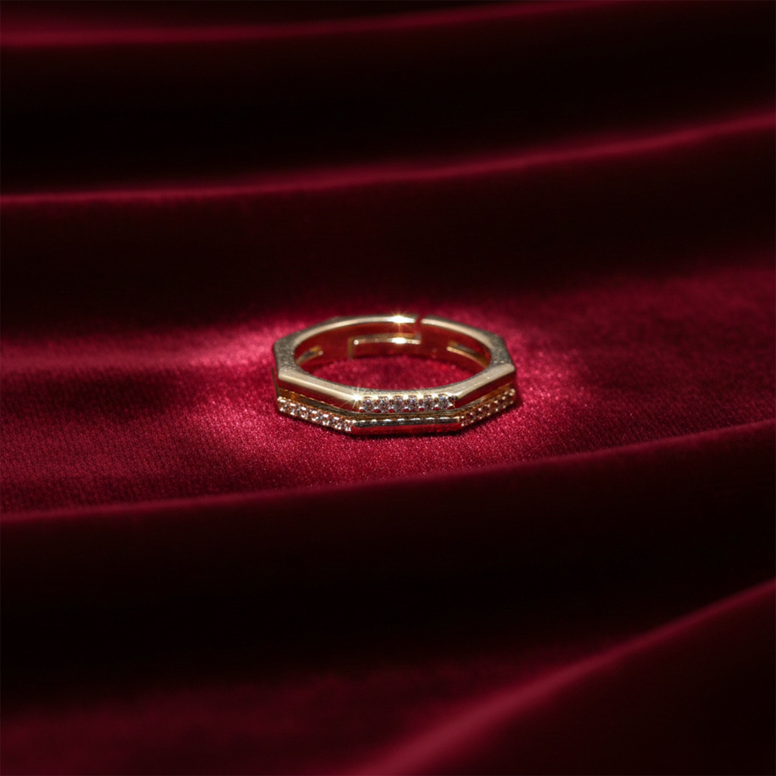 Gold-Toned Hexa Spark Band GWR -16