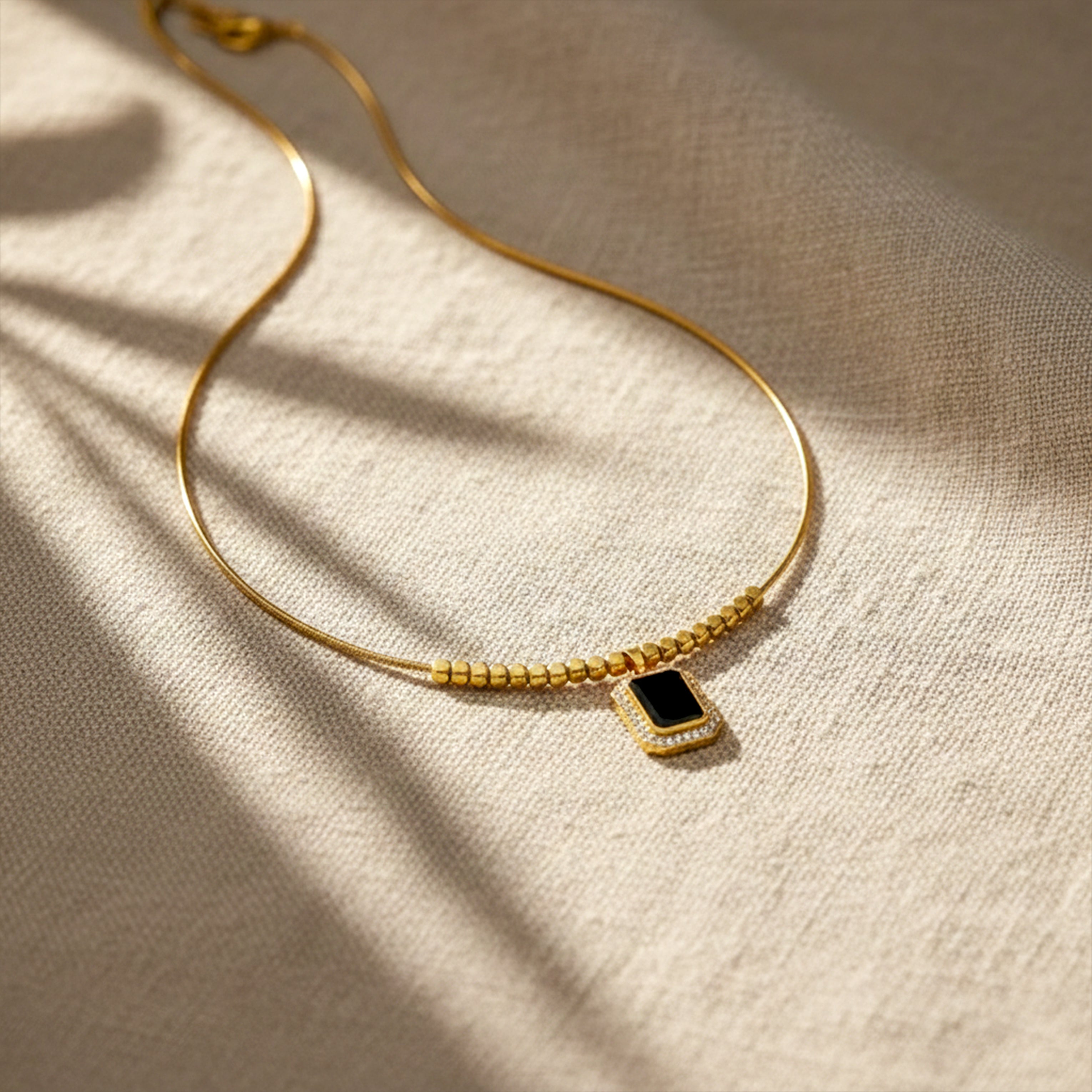Contemporary Black Enamel Women Neckless GWN -114