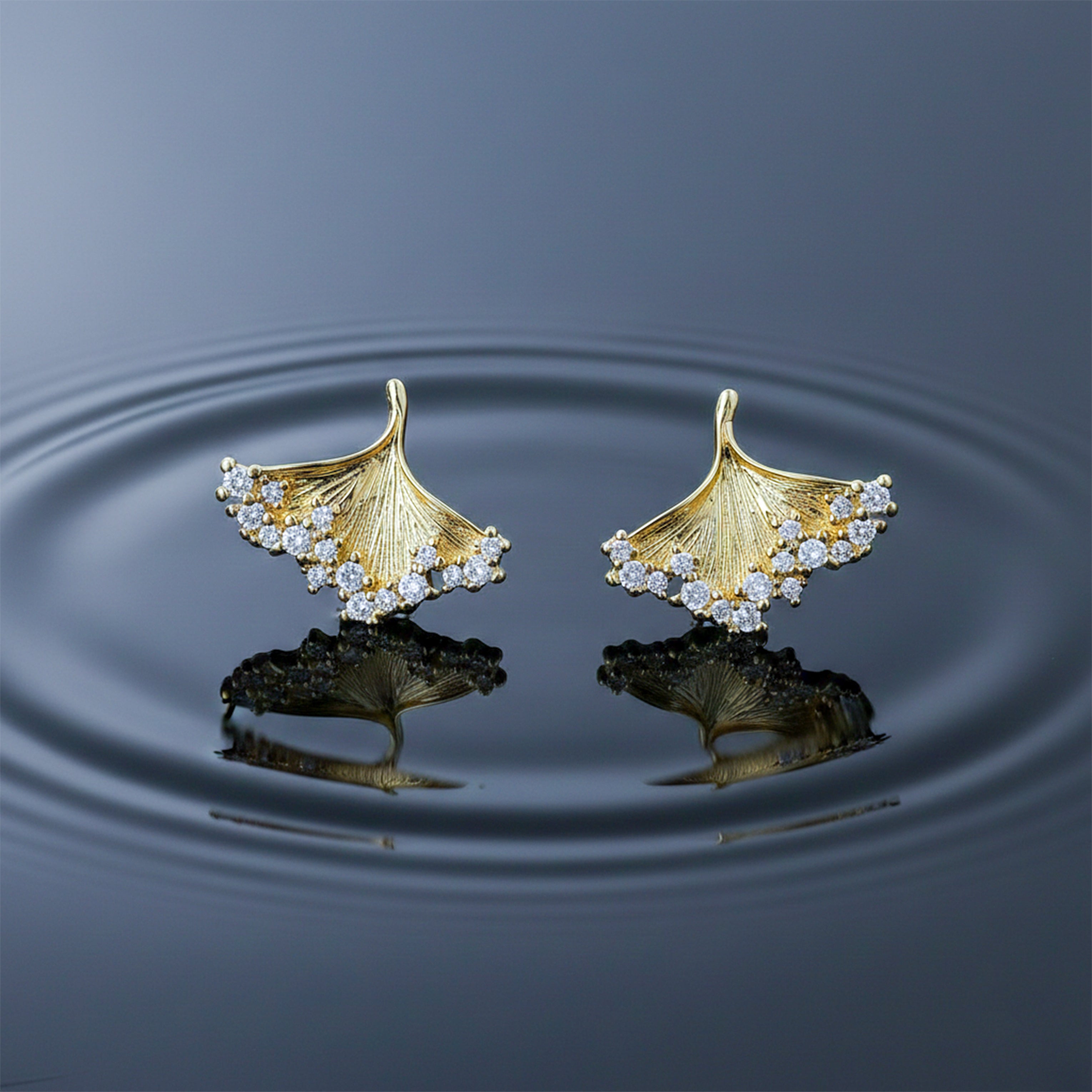 Leaf Stud Earrings for women in Gold - Finora Jewels