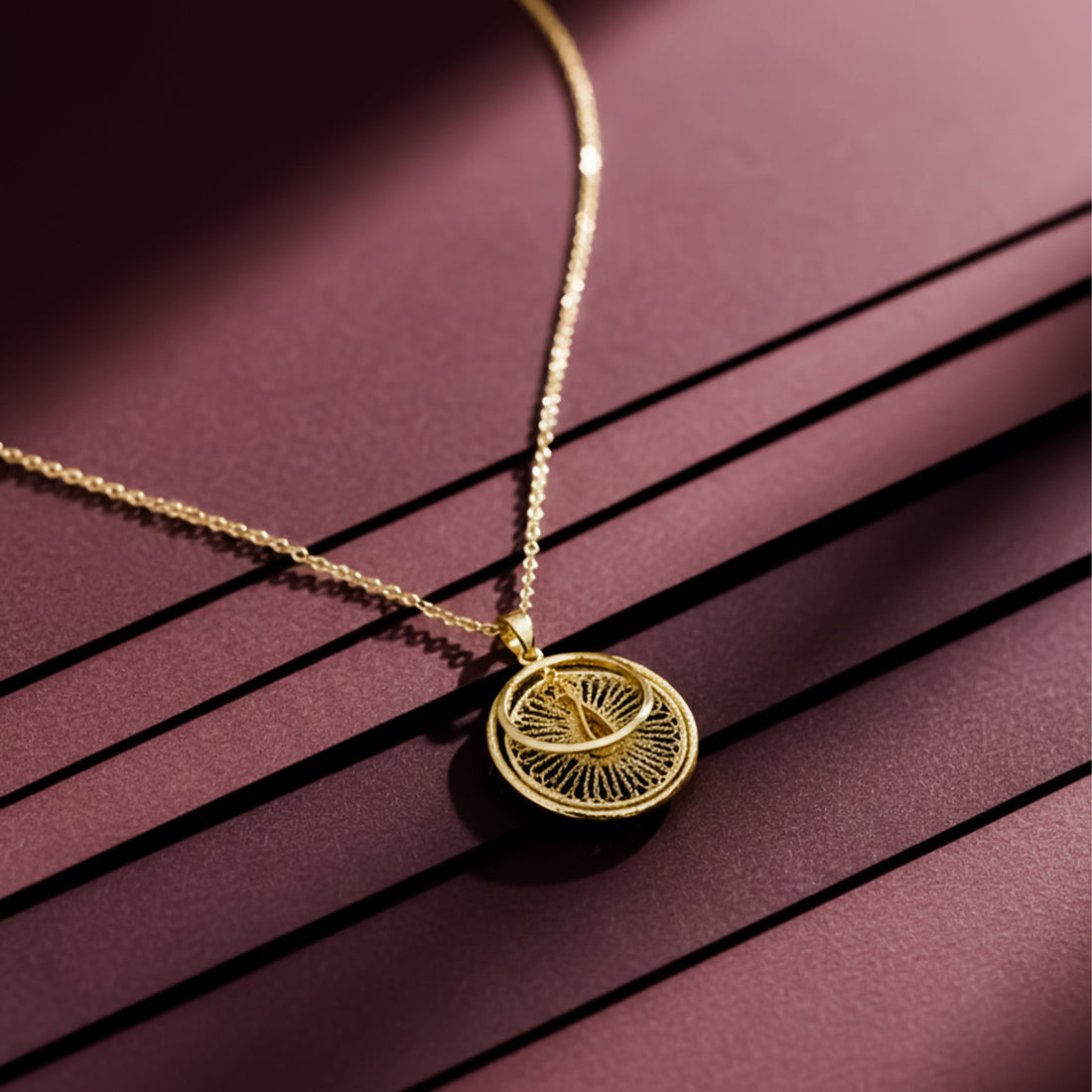 Vintage-Inspired Filigree Circle Necklace for women in Gold - Finora Jewels