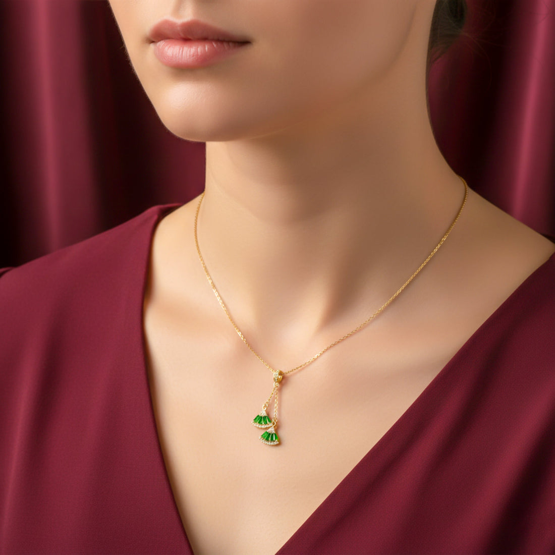 Dangling Fan Accent Women Neckless GWN -95