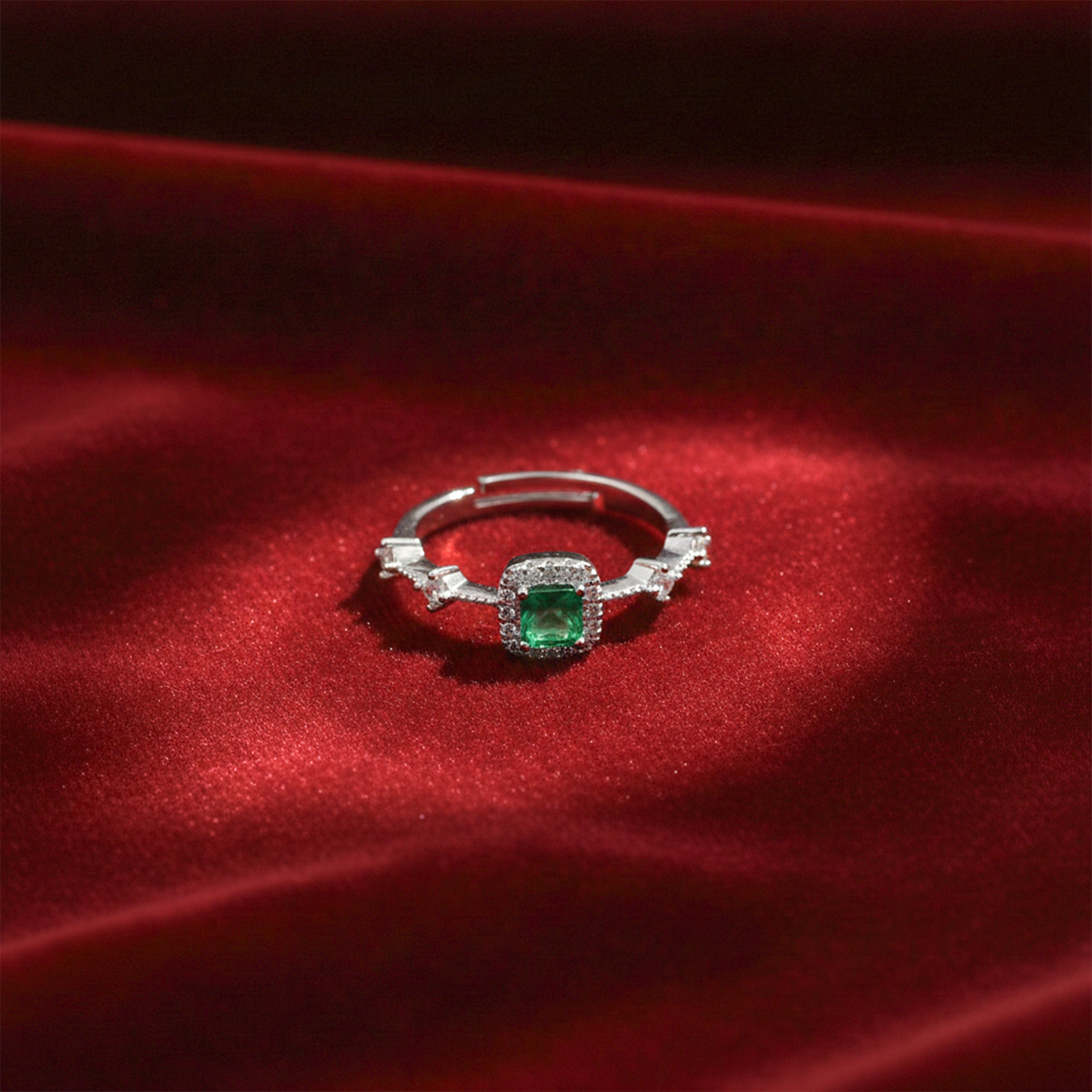 Verde Glow Encircled Band GWR -74
