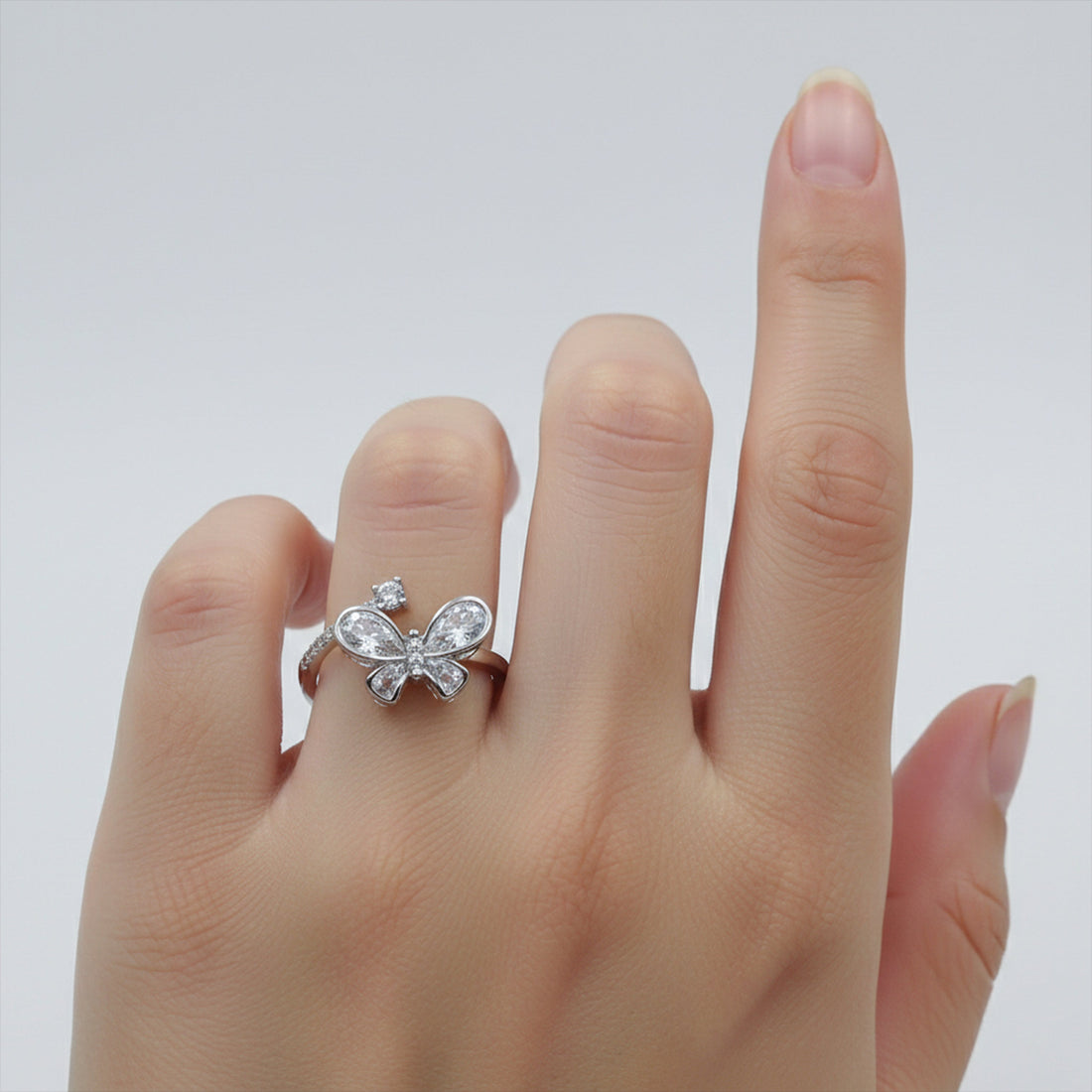 Cubic Zirconia Papillon Unclosed Band GWR -32