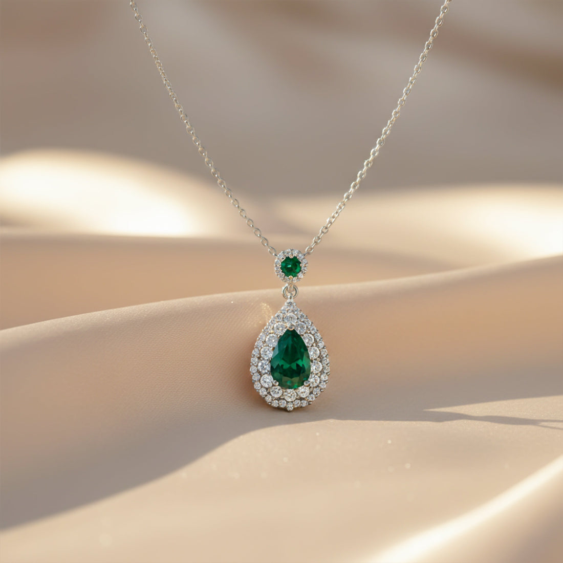 Pear-Cut Encircled Locket Link Set GWN -106