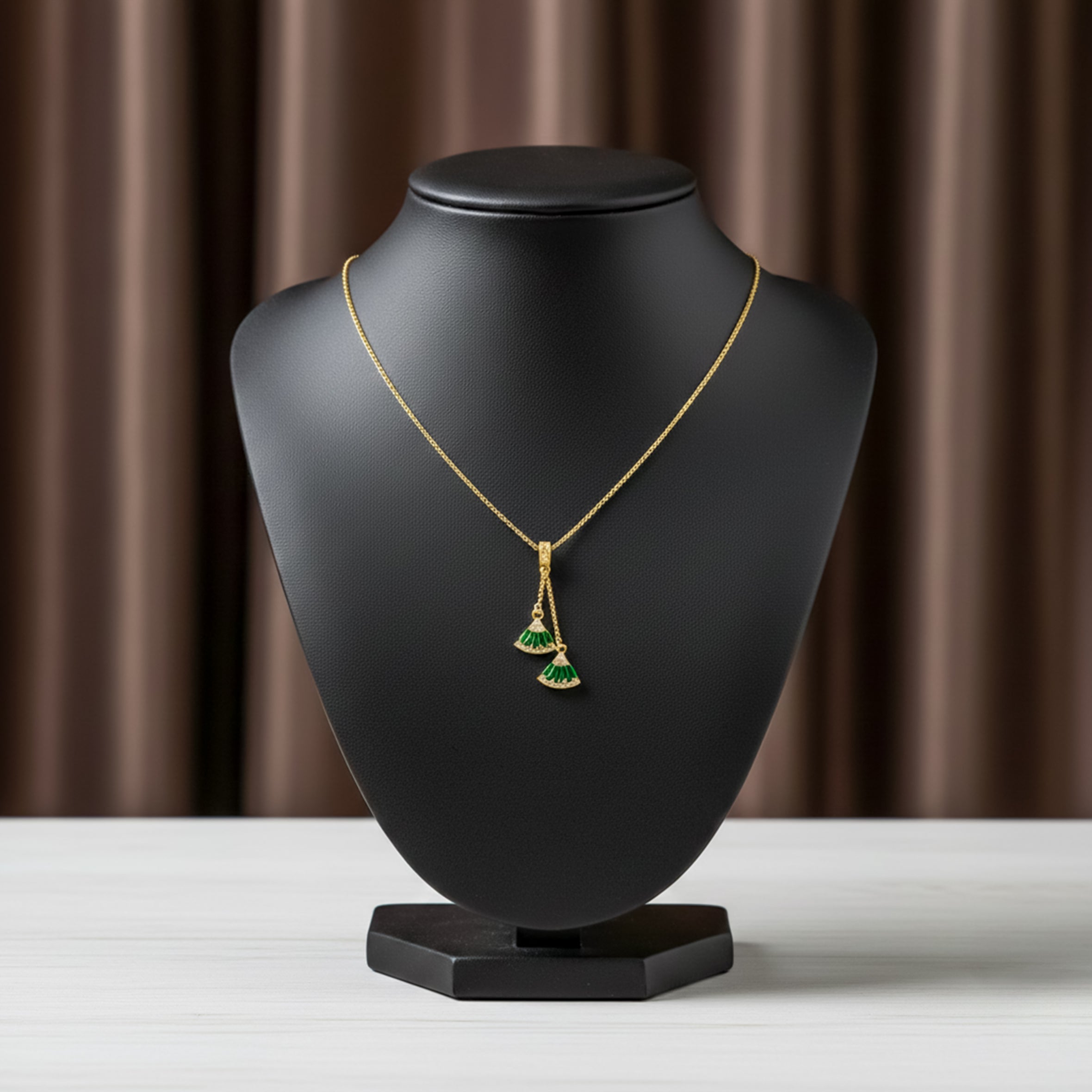 Dangling Fan Accent Women Neckless GWN -95