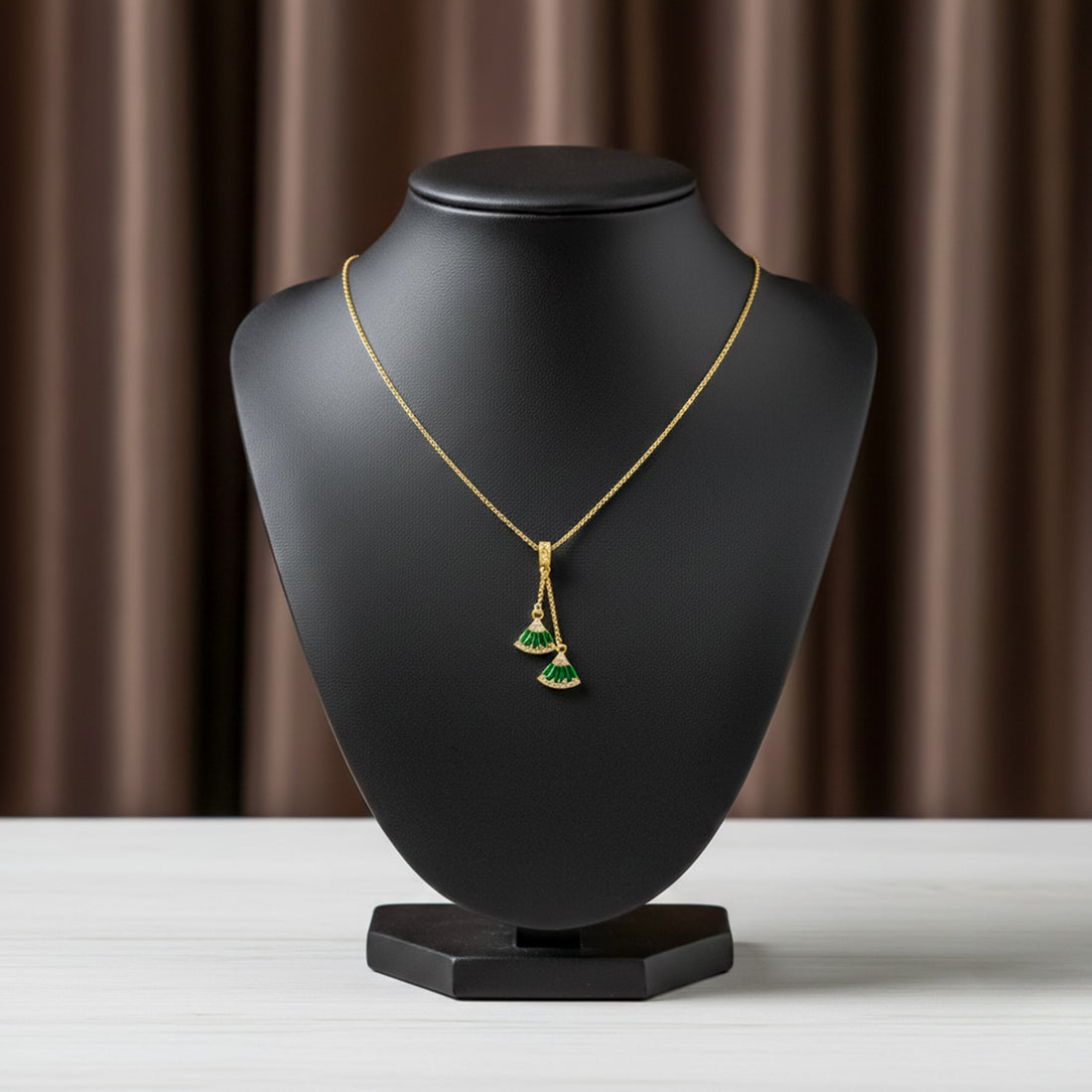 Dangling Fan Accent Women Neckless GWN -95