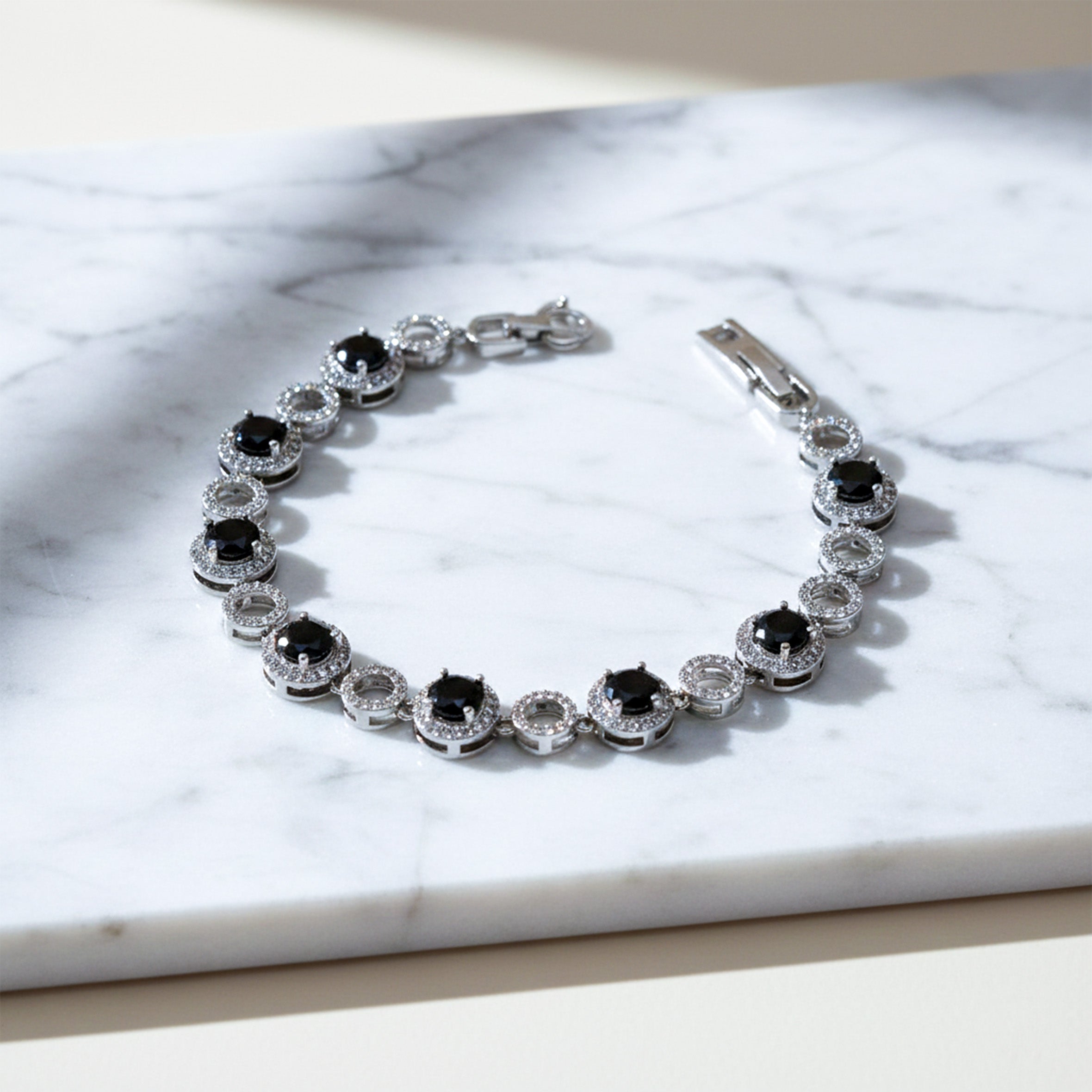 Women Bracelet Black Circle Silver jewellery - Finora Jewels