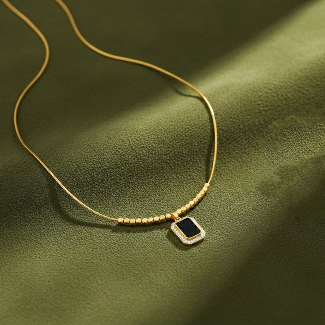 Contemporary Black Enamel Women Neckless GWN -114