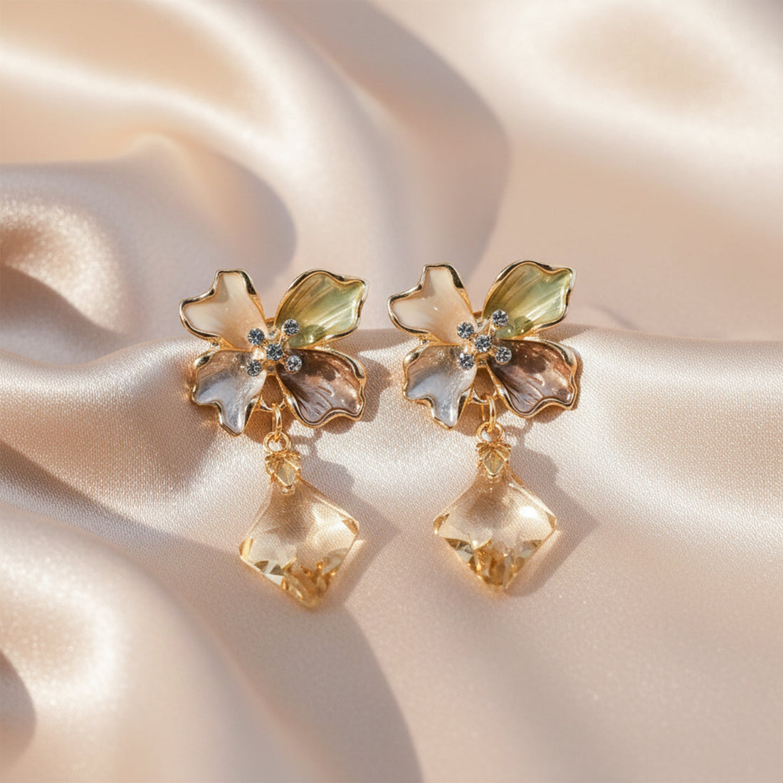 Cubic Zirconia Dangle Ear Studs GWE -208