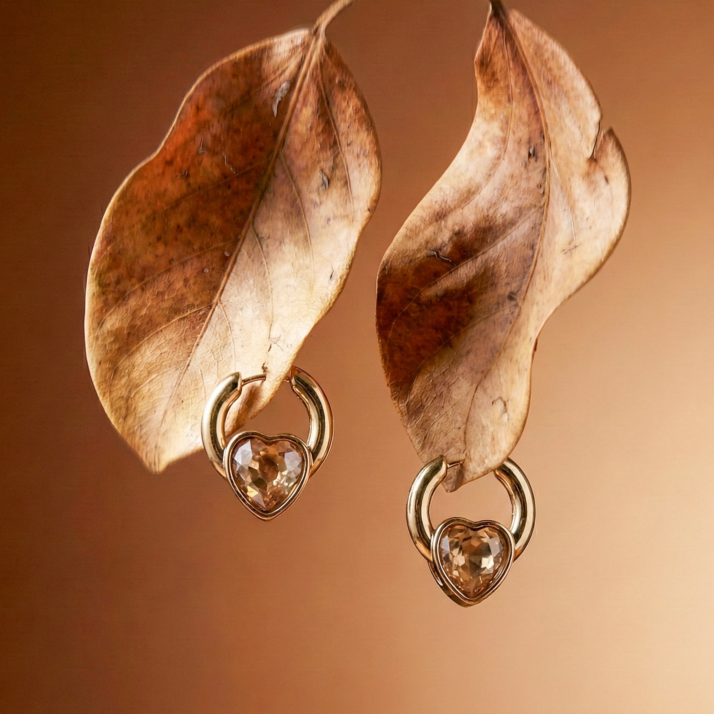 Heart Hoop Hoop Earrings for women in Gold - Finora Jewels