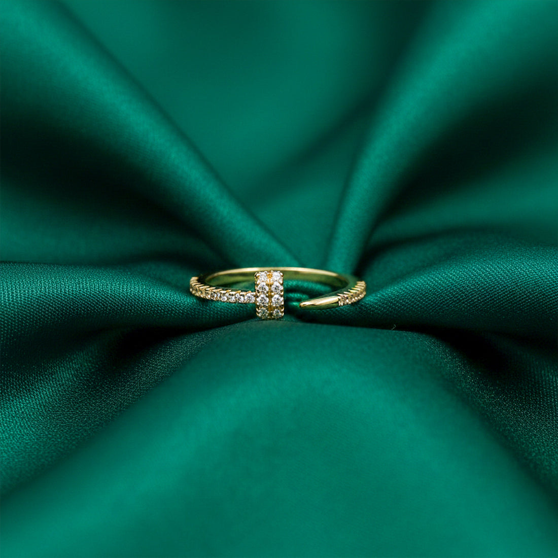 Gold-Toned Nail Flexible Band GWR -66