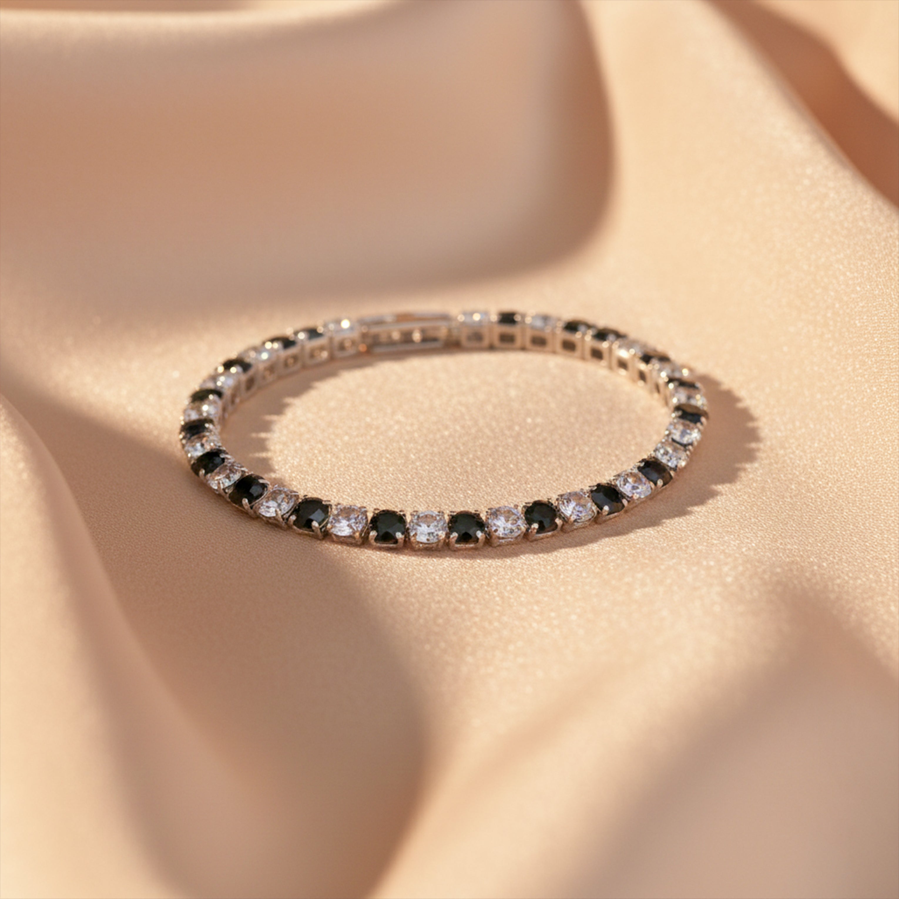 Women Bracelet Black & White Diamond Gold jewellery - Finora Jewels