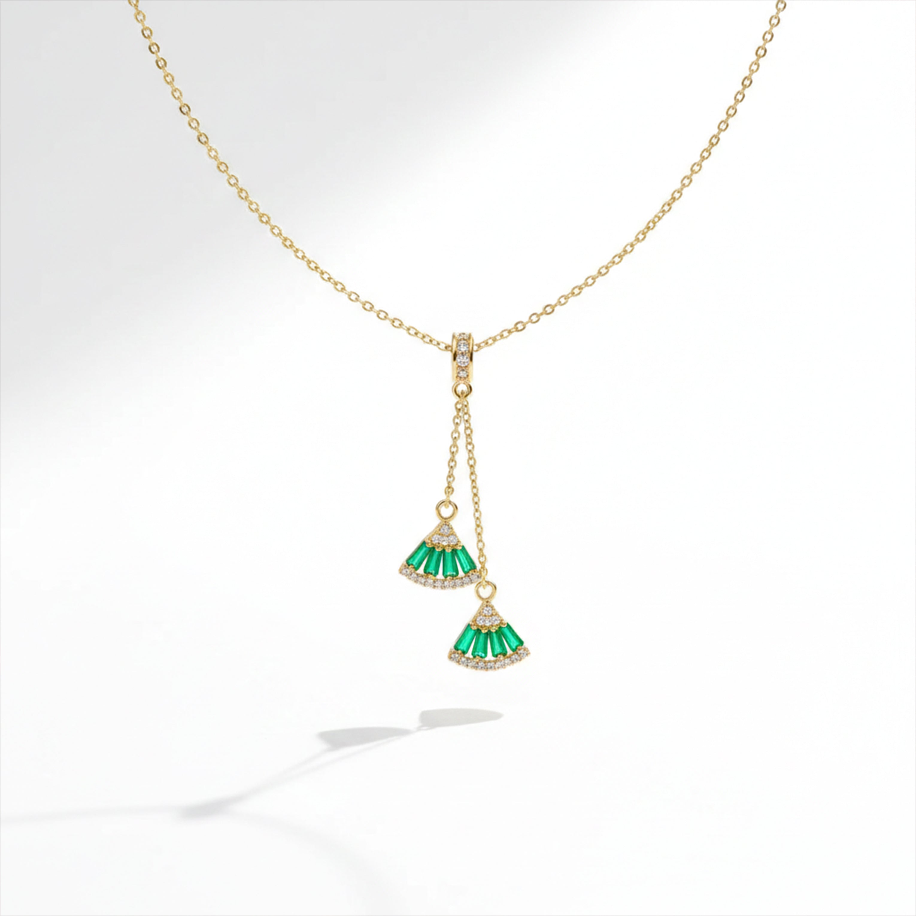 Dangling Fan Accent Women Neckless GWN -95