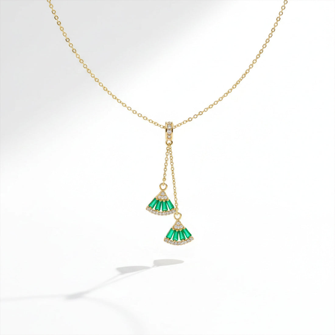Dangling Fan Accent Women Neckless GWN -95