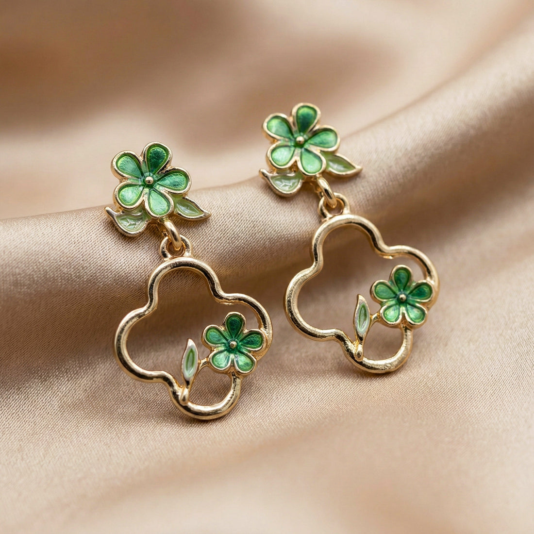 Green Clover Stud Earrings for women in Gold - Finora Jewels