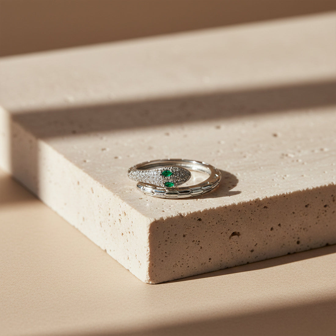 Verde Eyes Serpent Band GWR -77