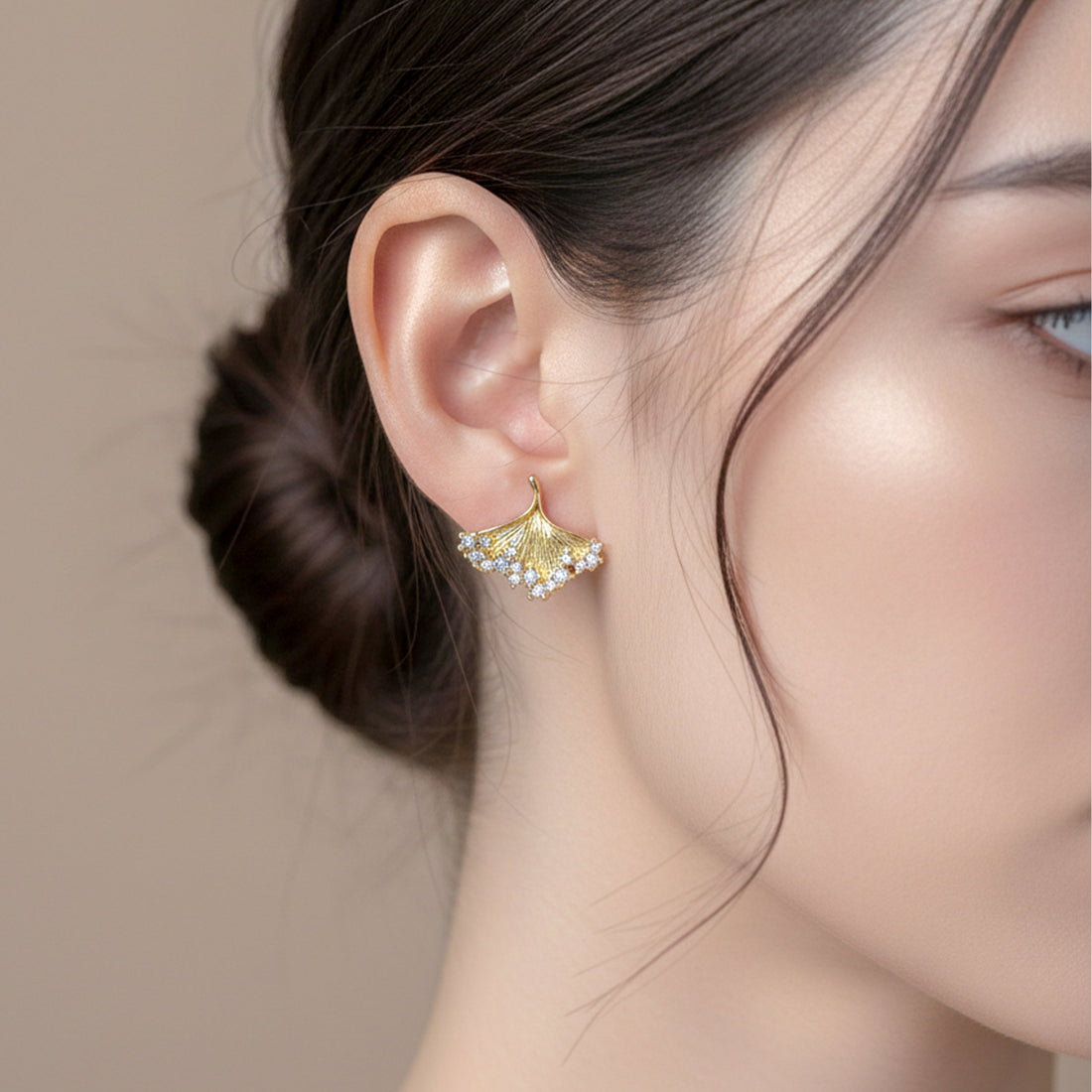 Leaf Stud Earrings for women in Gold - Finora Jewels