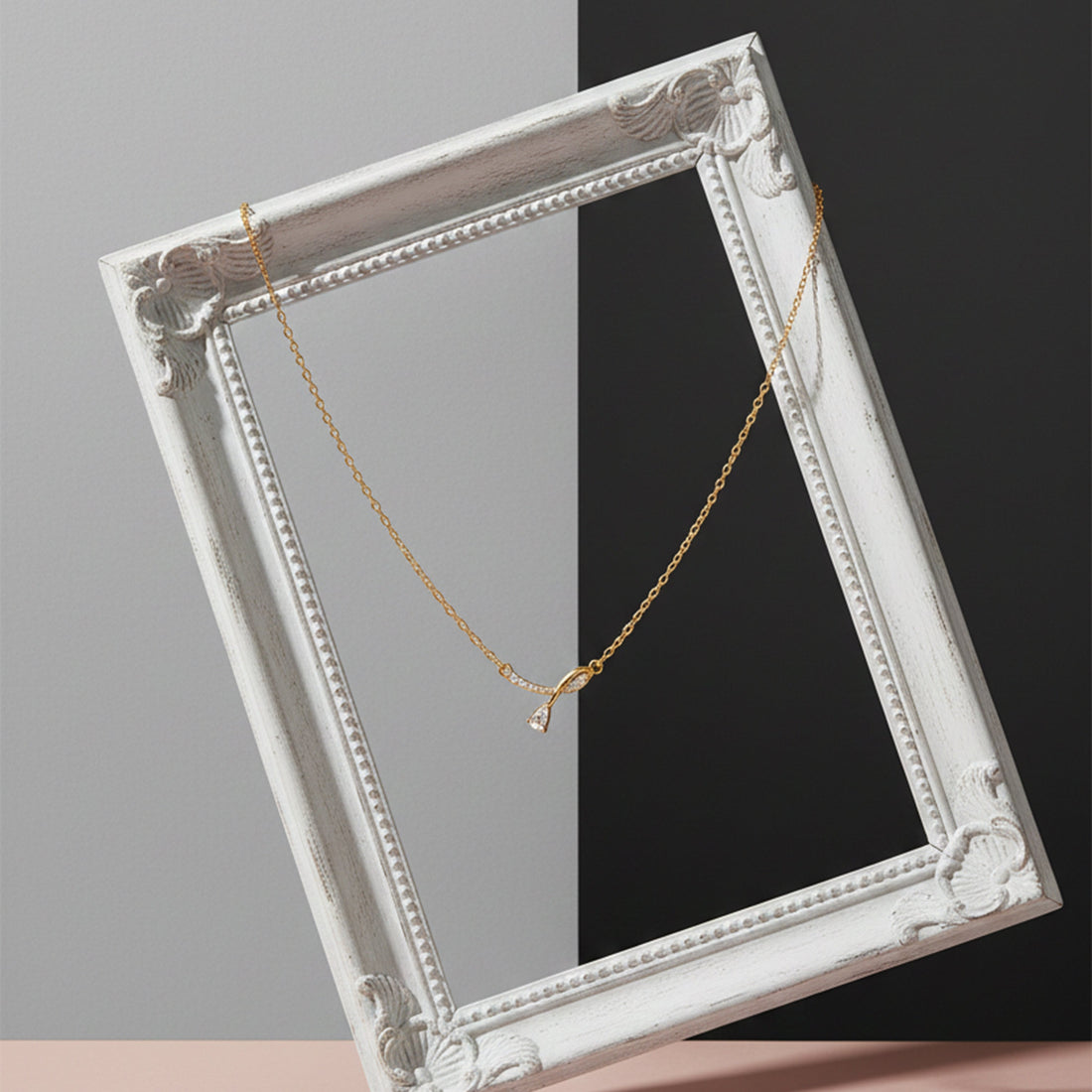 Liora Dangle Neckless GWN -4