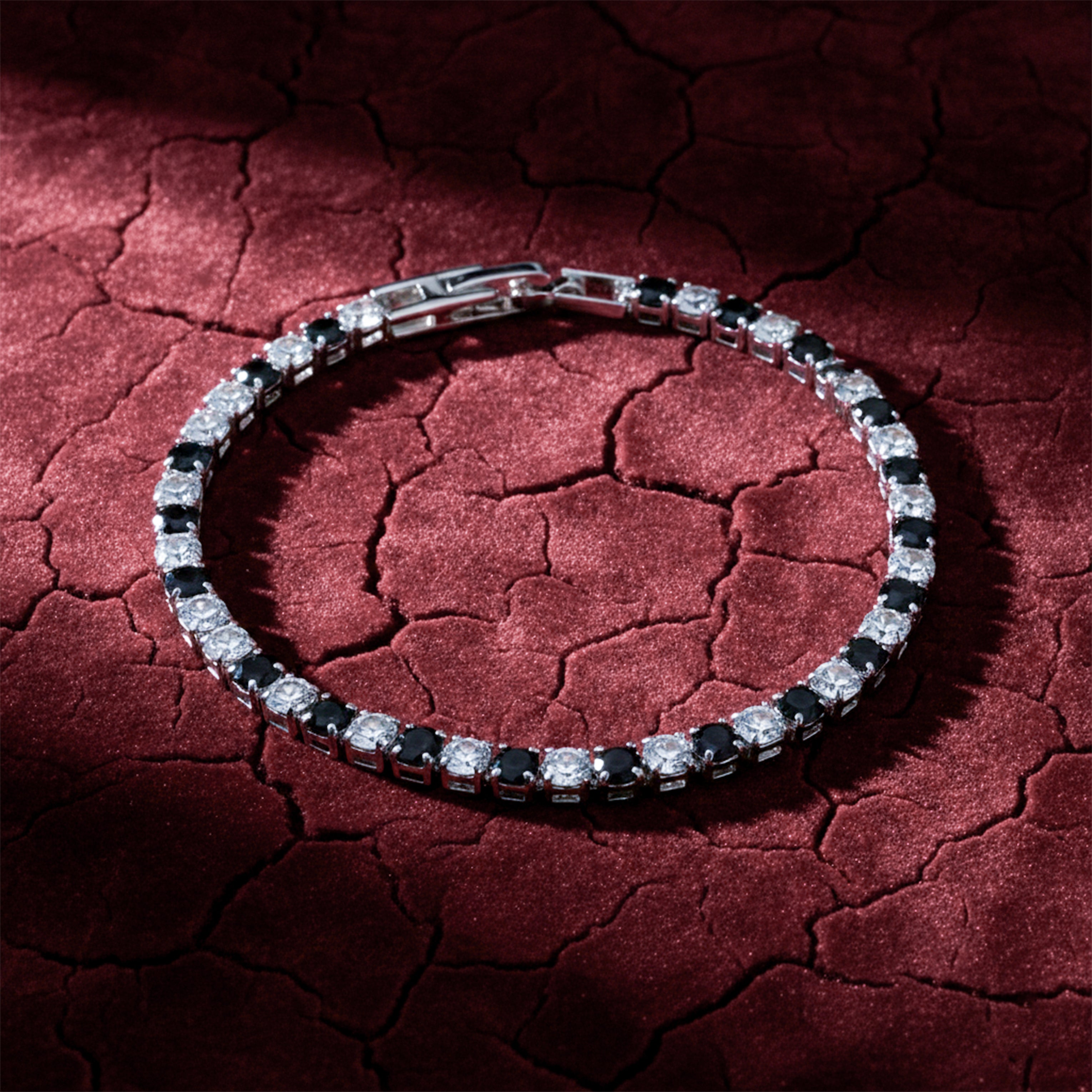 Women Bracelet Black & White Diamond Gold jewellery - Finora Jewels
