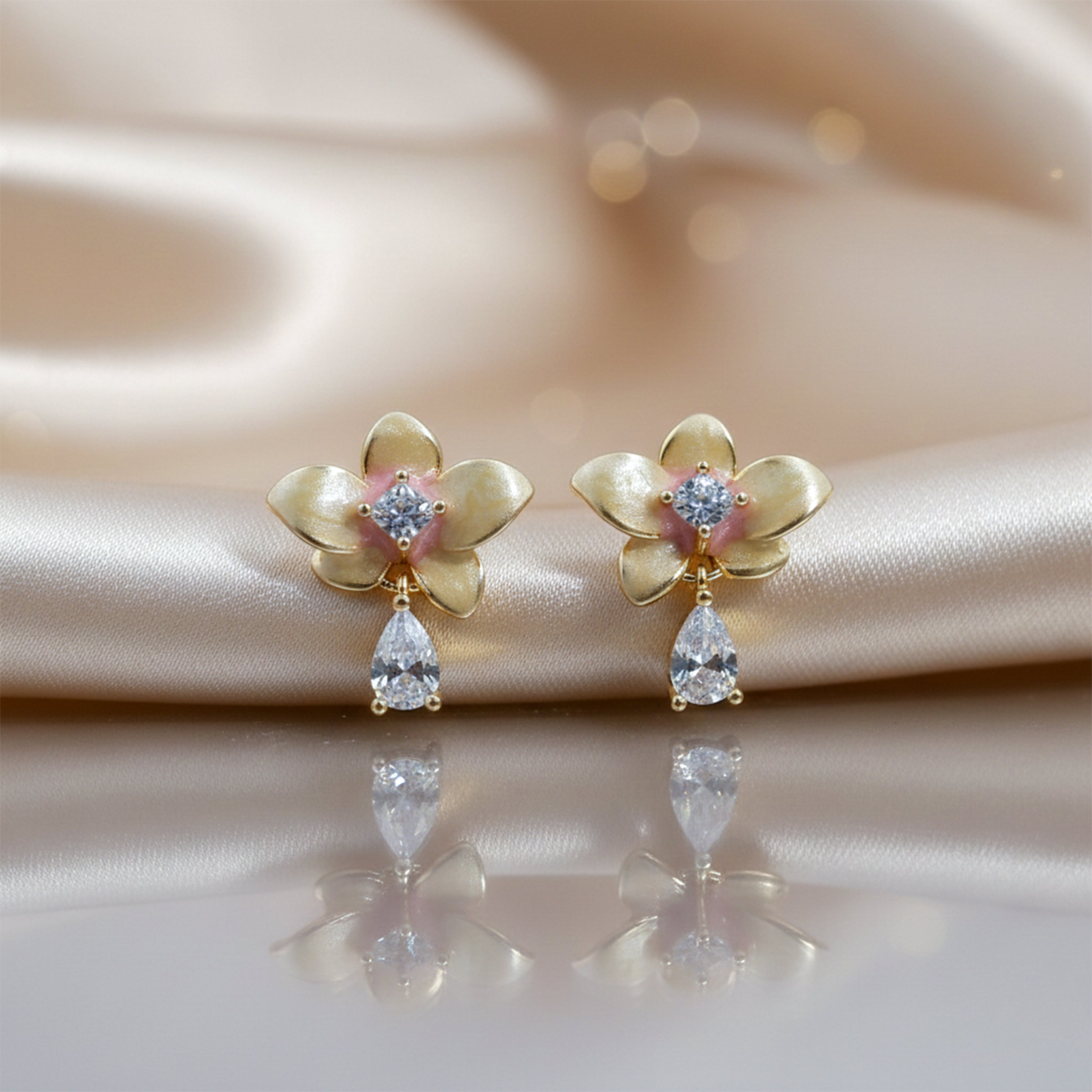 Women Stud Earrings Floral Stud Gold jewellery - Finora Jewels