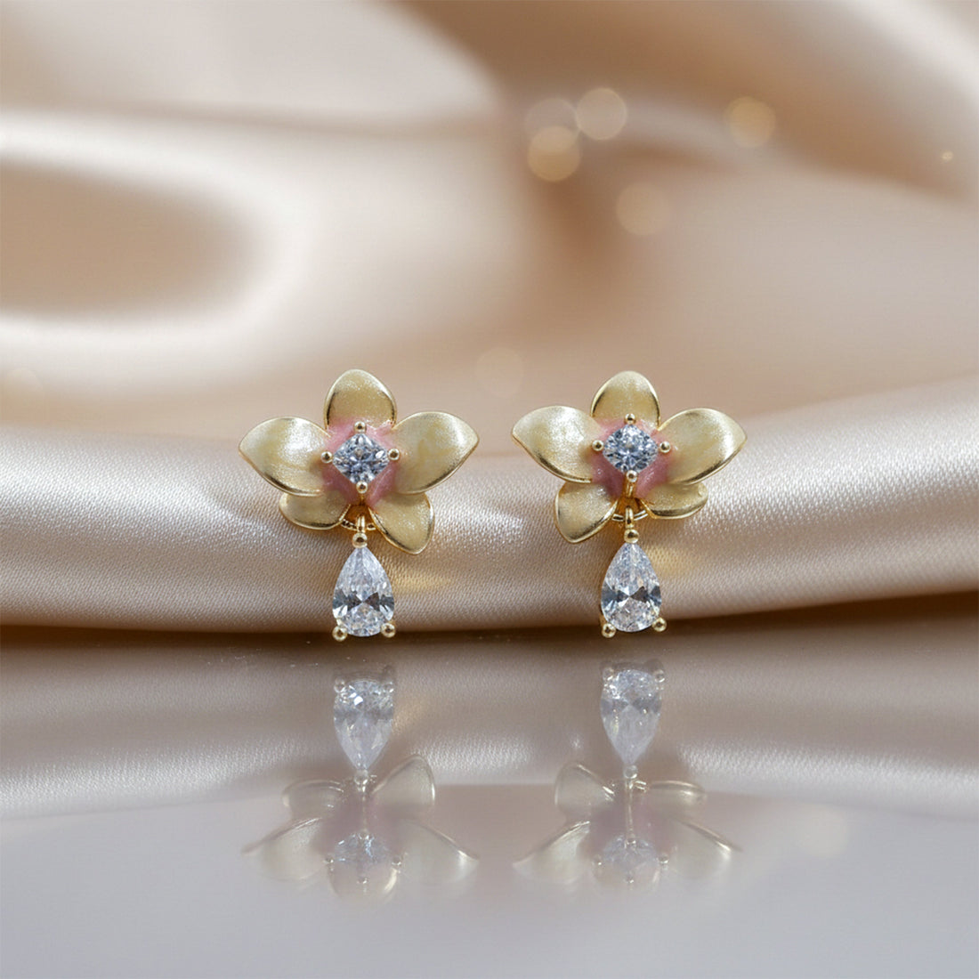 Women Stud Earrings Floral Stud Gold jewellery - Finora Jewels