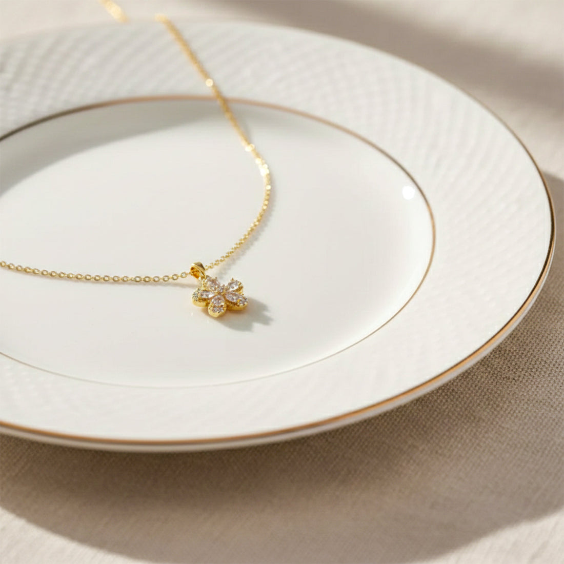 Women Necklace Dainty Crystal Flower Gold jewellery - Finora Jewels