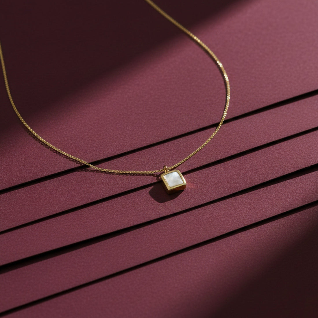 Square-Cut-Cut Mother-of-Moti Women Neckless GWN -71