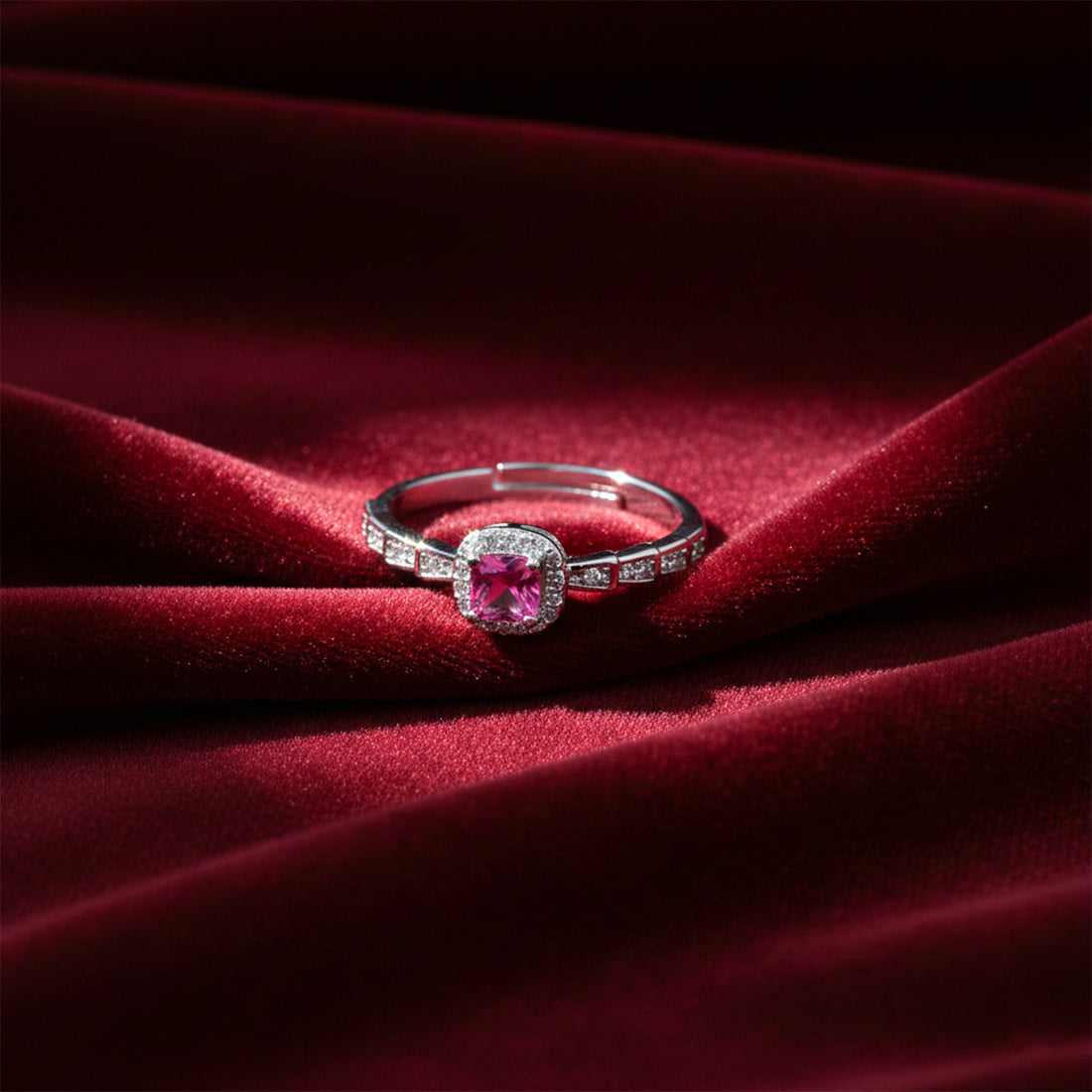 Regal Rosette Encircled Band GWR -38