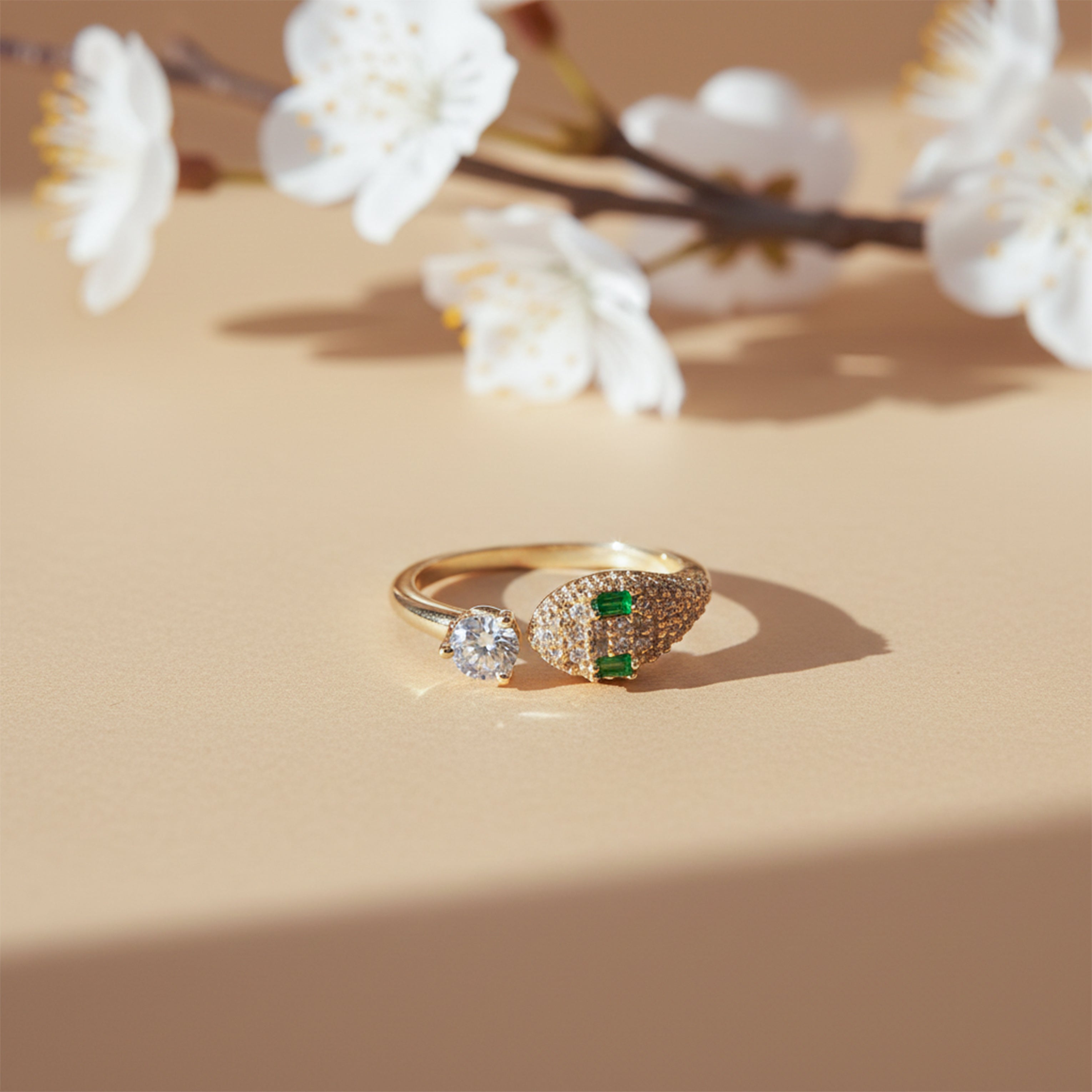 Gold-Toned Verde Serpent Unclosed Band GWR -79