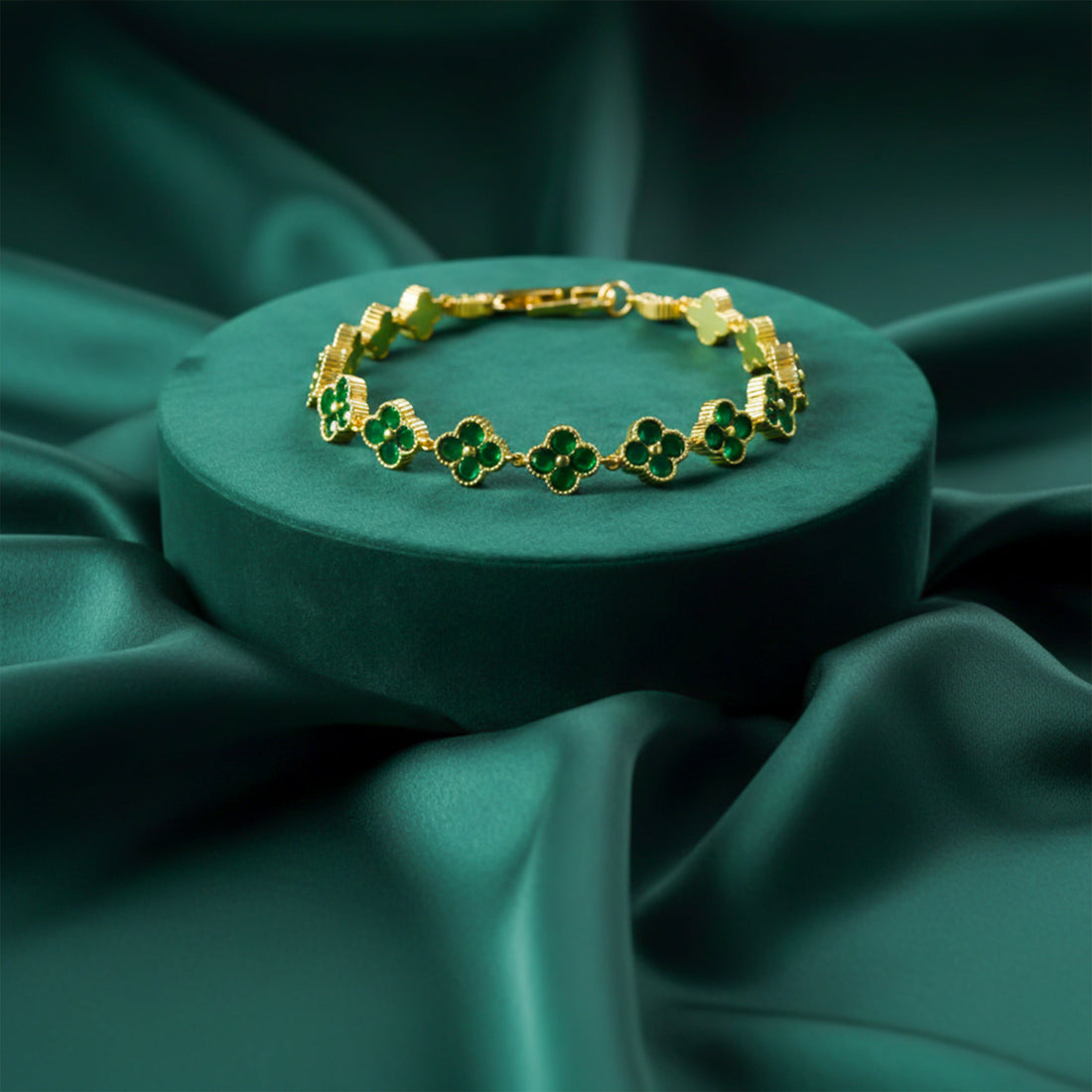 Gold Emerald Clover Bracelet for women - Finora Jewels
