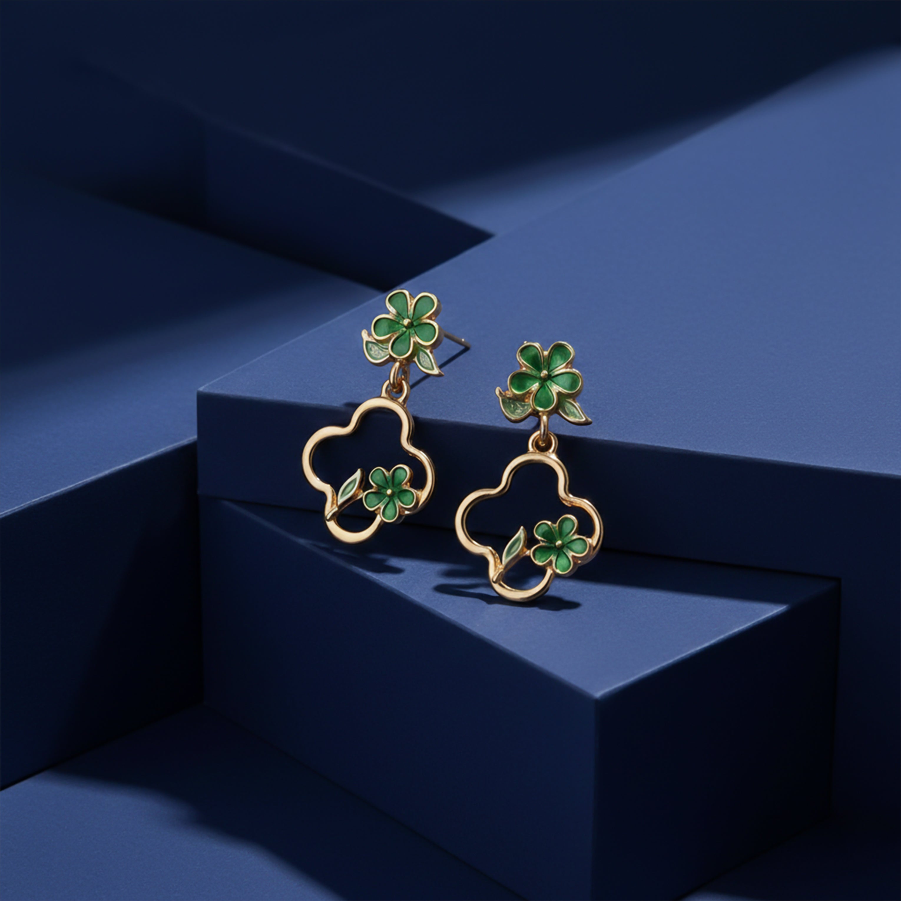 Green Clover Stud Earrings for women in Gold - Finora Jewels