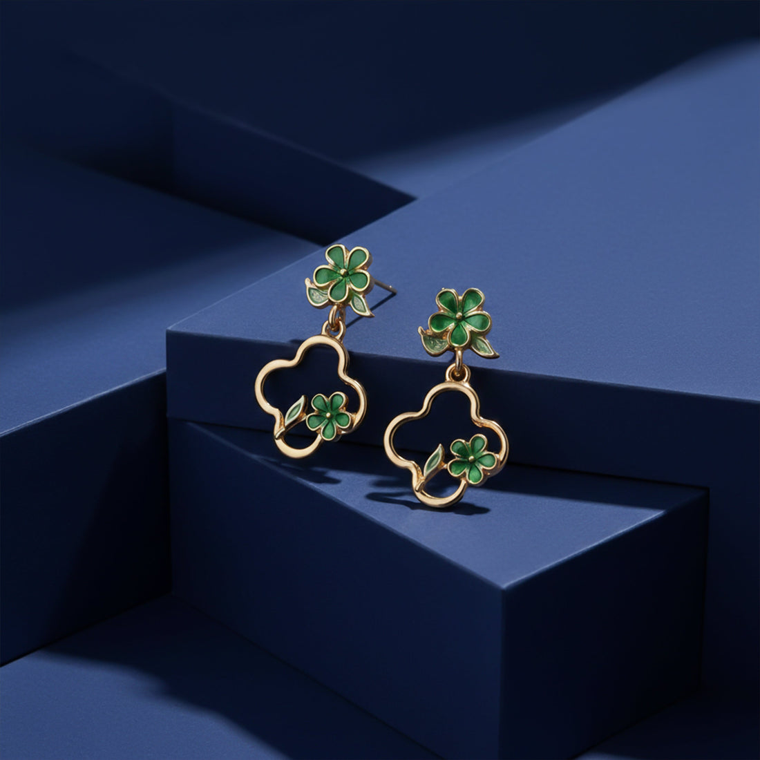 Green Clover Stud Earrings for women in Gold - Finora Jewels