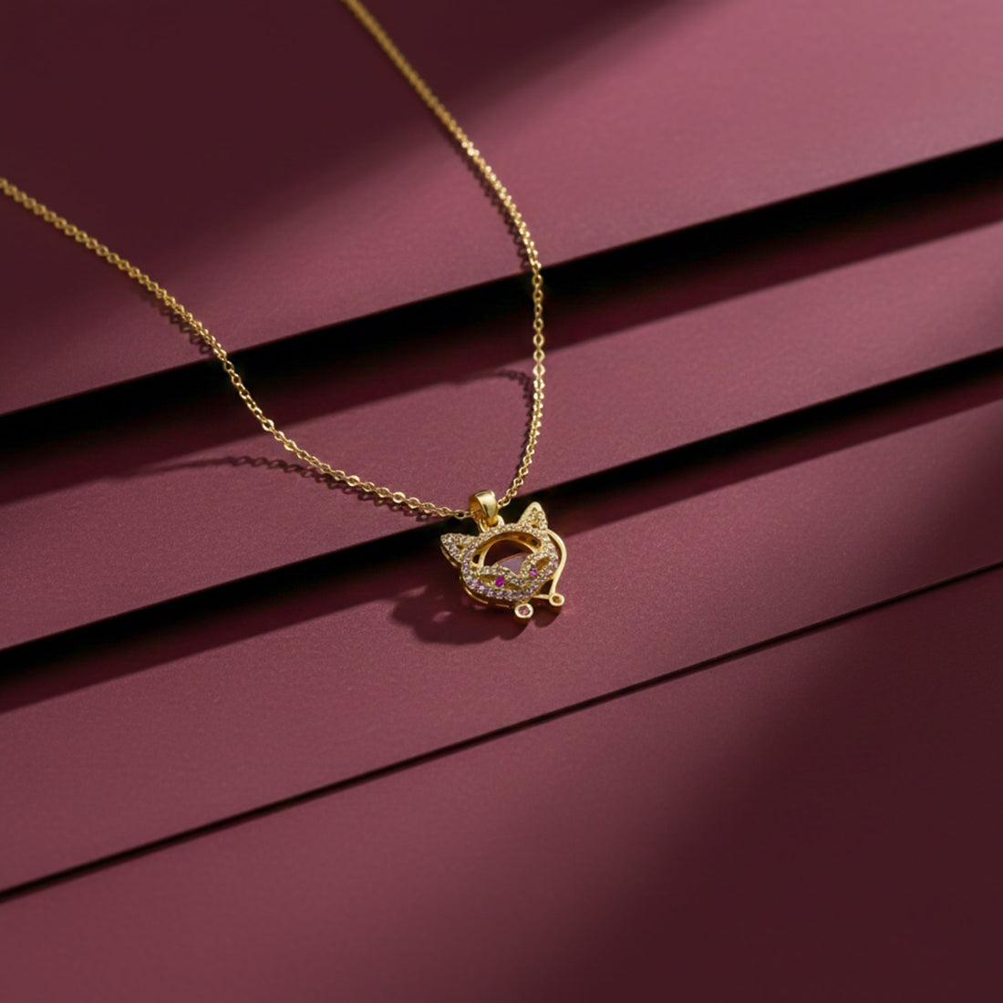 Dazzling Gold-Toned Fox Locket Women Link Set GWN -122