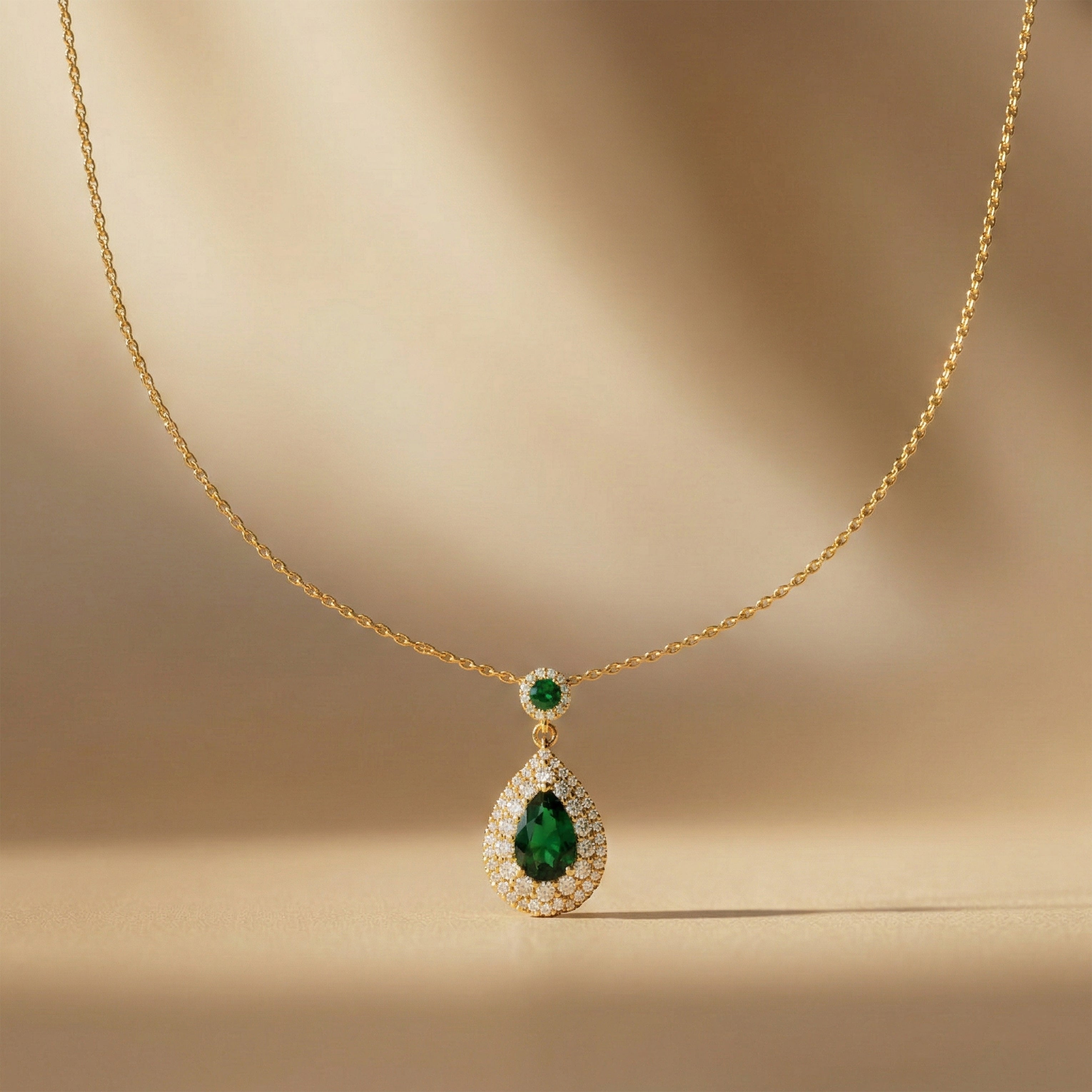 Pear-Cut Encircled Locket Link Set GWN -106