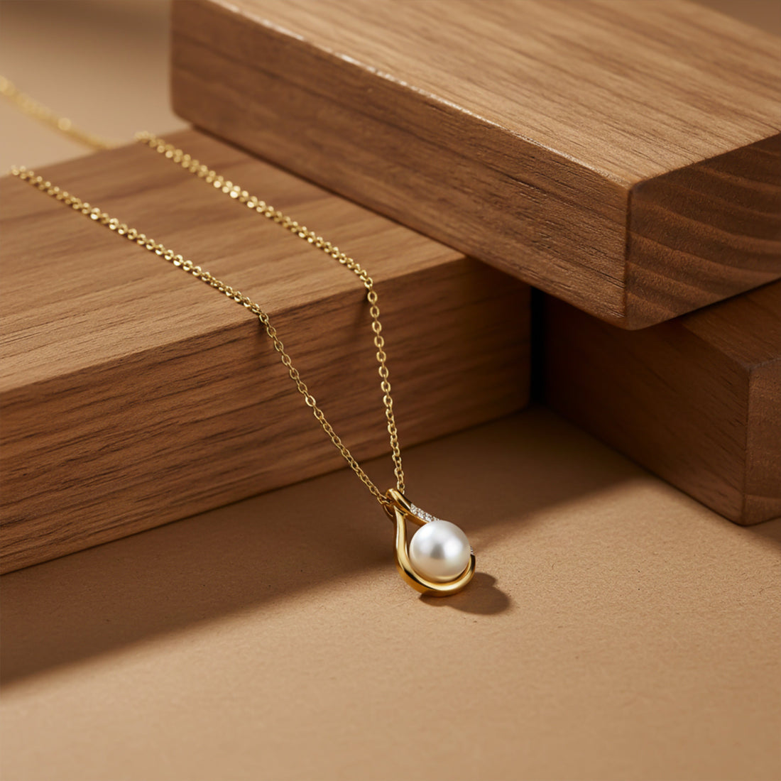 Women Necklace Pearl Drop Gold jewellery - Finora Jewels